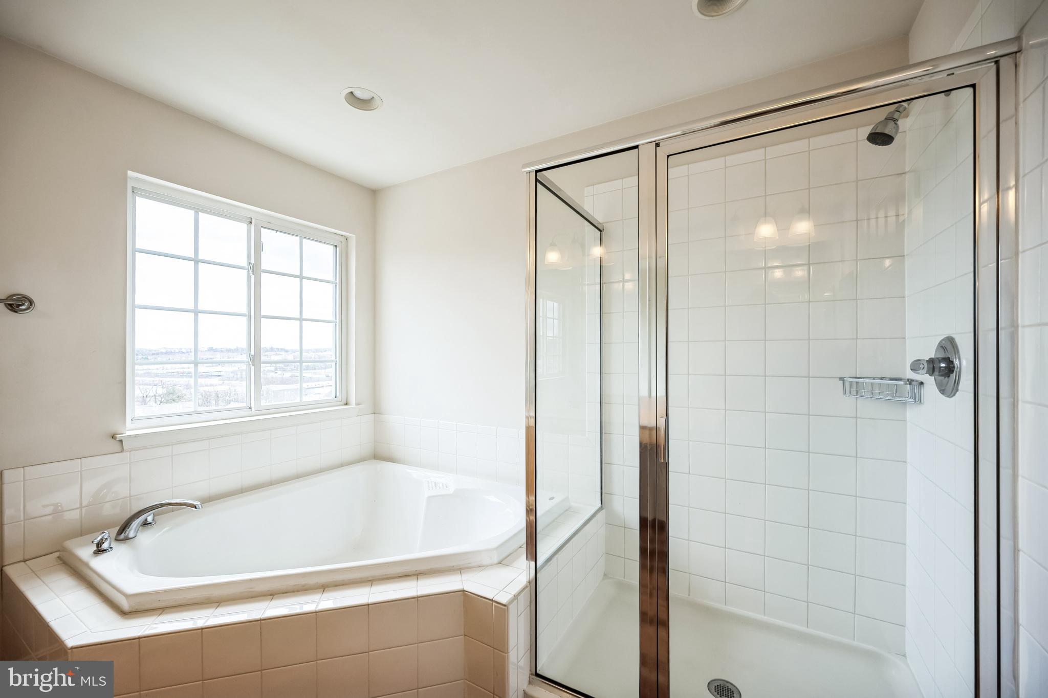 WELLINGTON MANOR - Residential