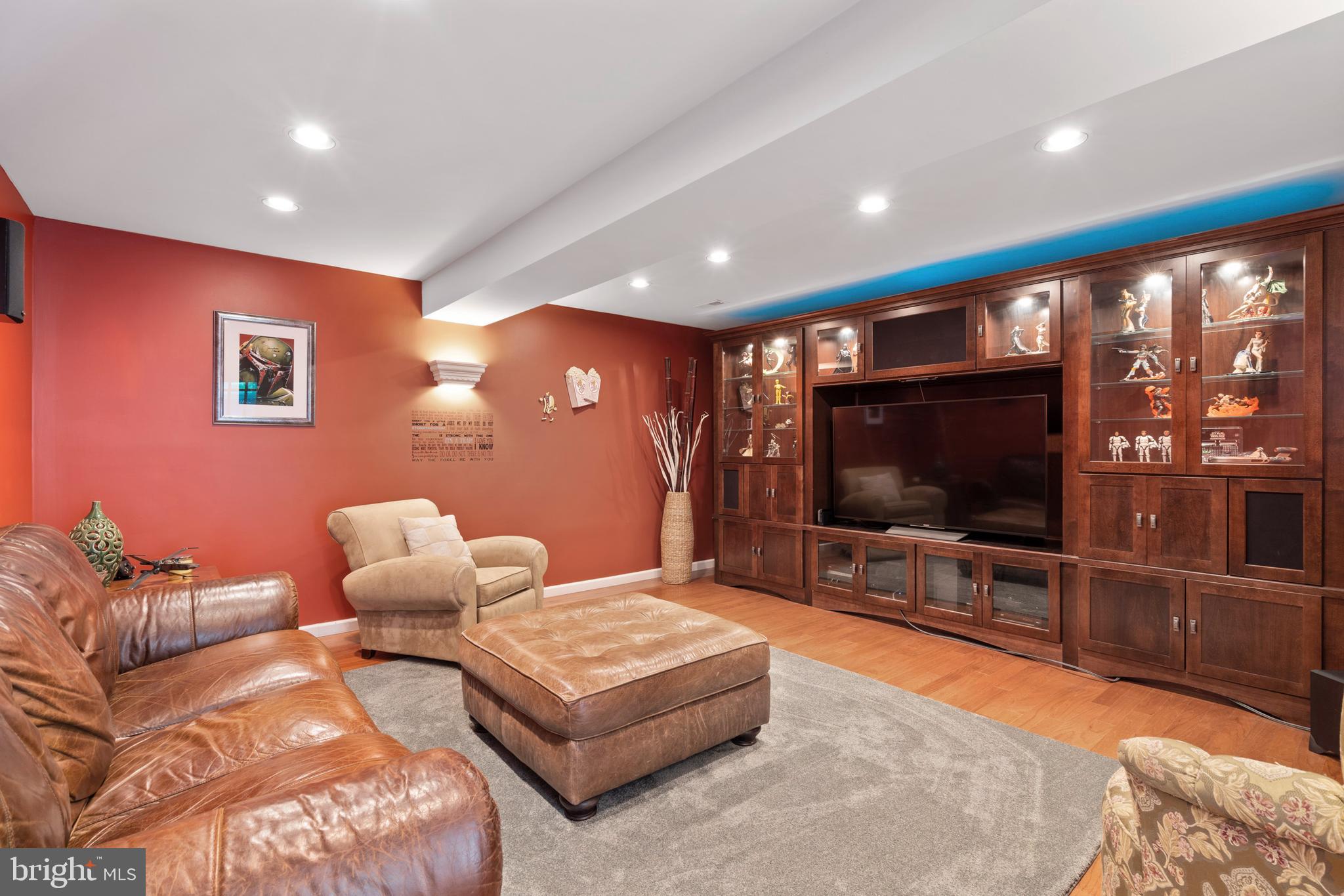 RIVERWALK - Residential