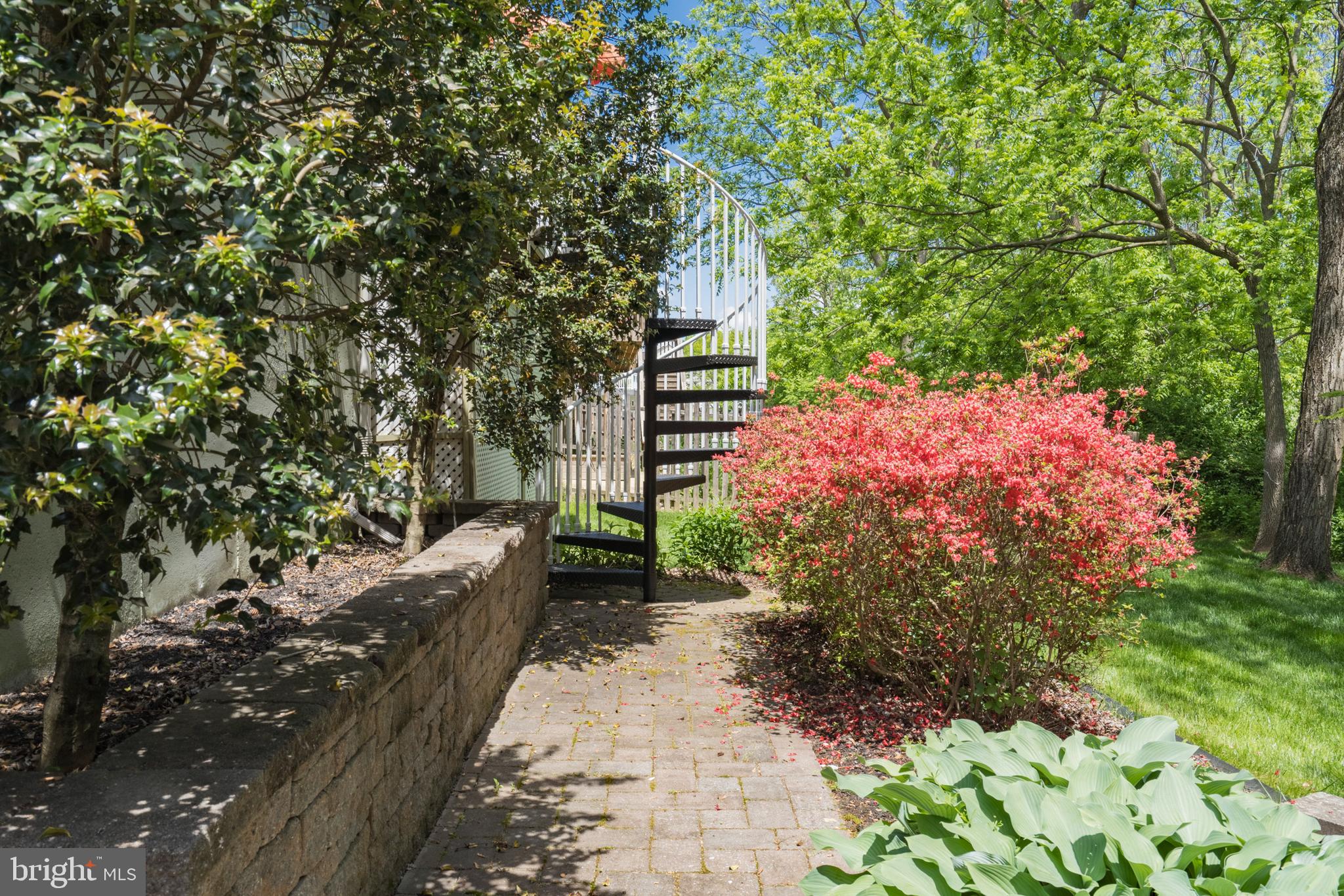 RIVERWALK - Residential