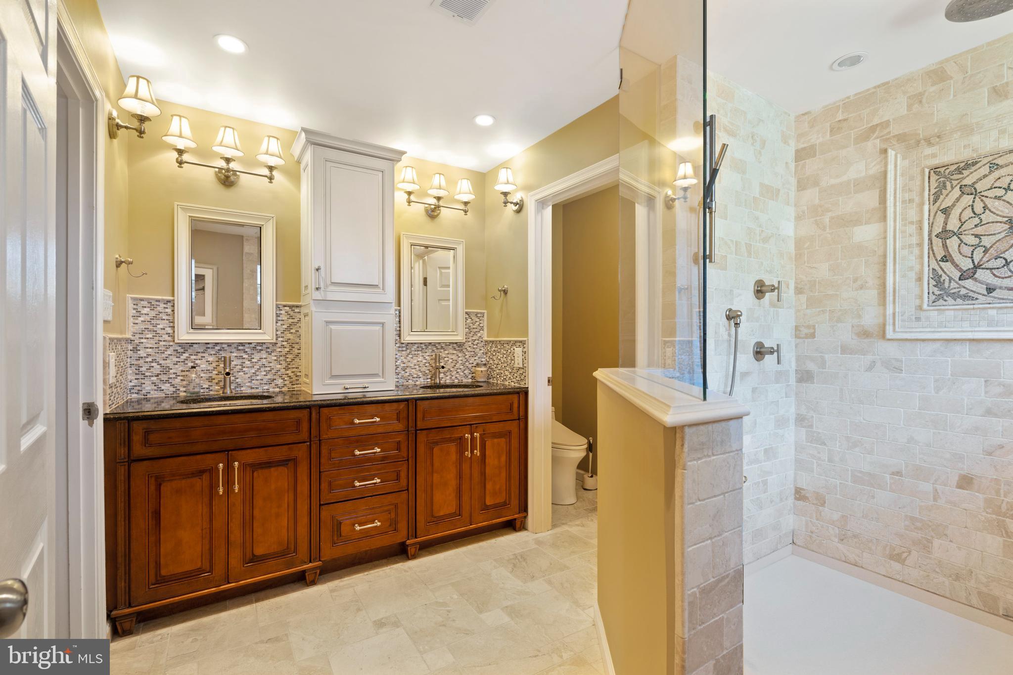 RIVERWALK - Residential