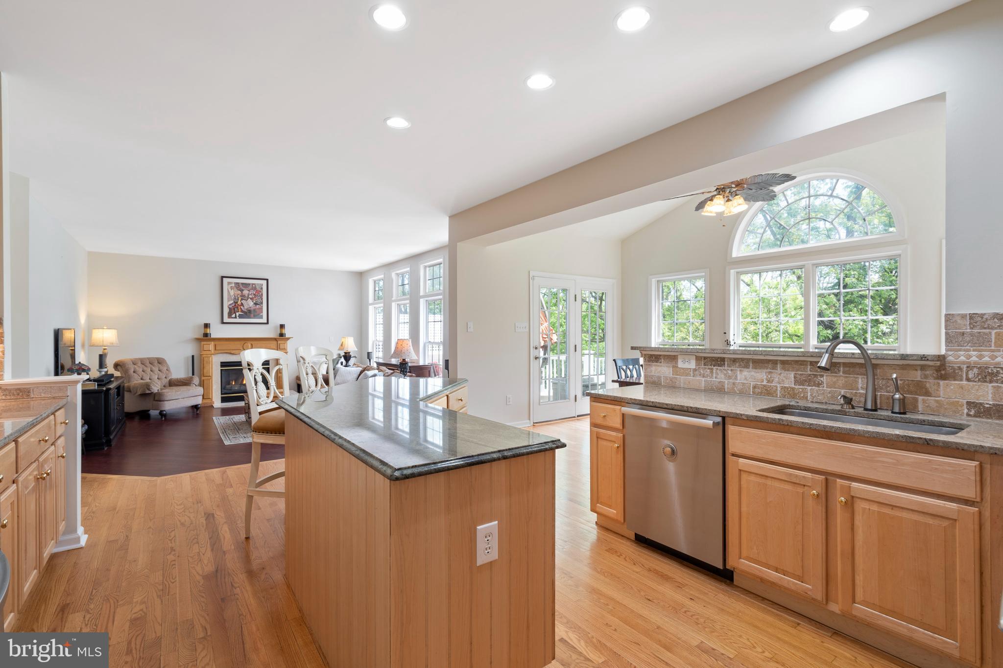 RIVERWALK - Residential