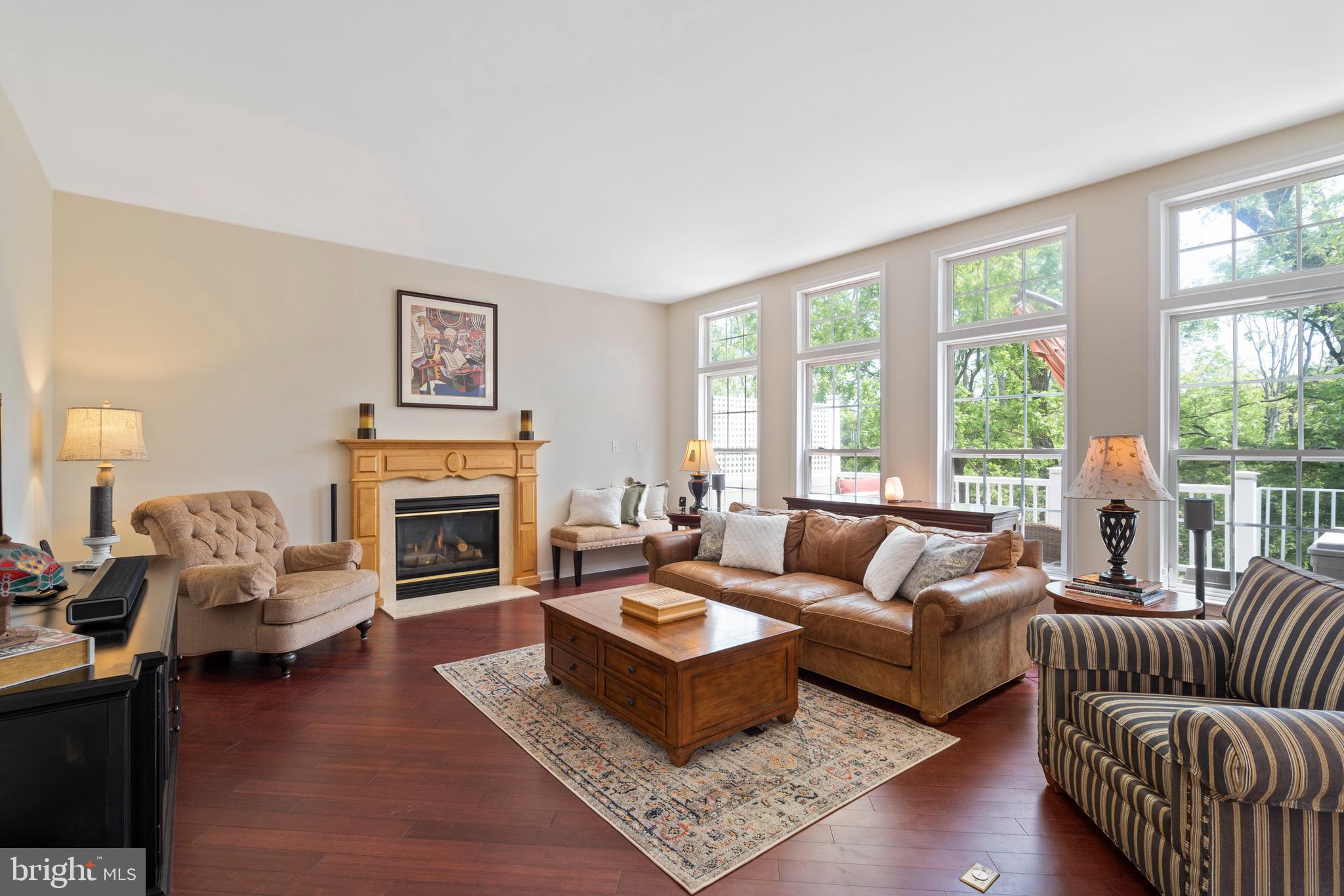 RIVERWALK - Residential