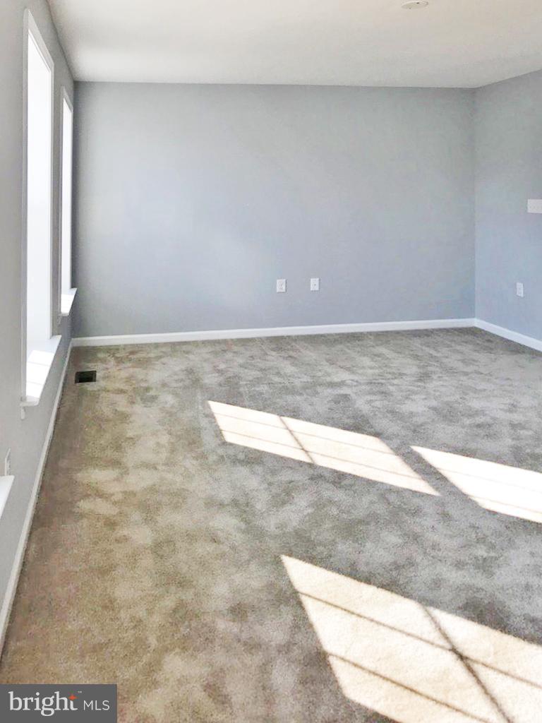 THE VILLAGE OF WASHINGTON TRAIL - Residential