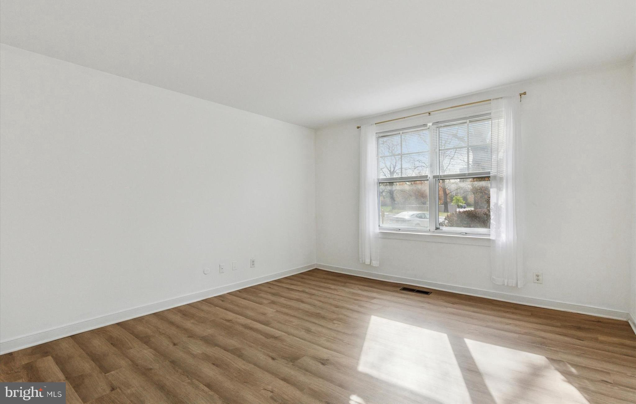 GLENHARDIE CONDOS - Residential