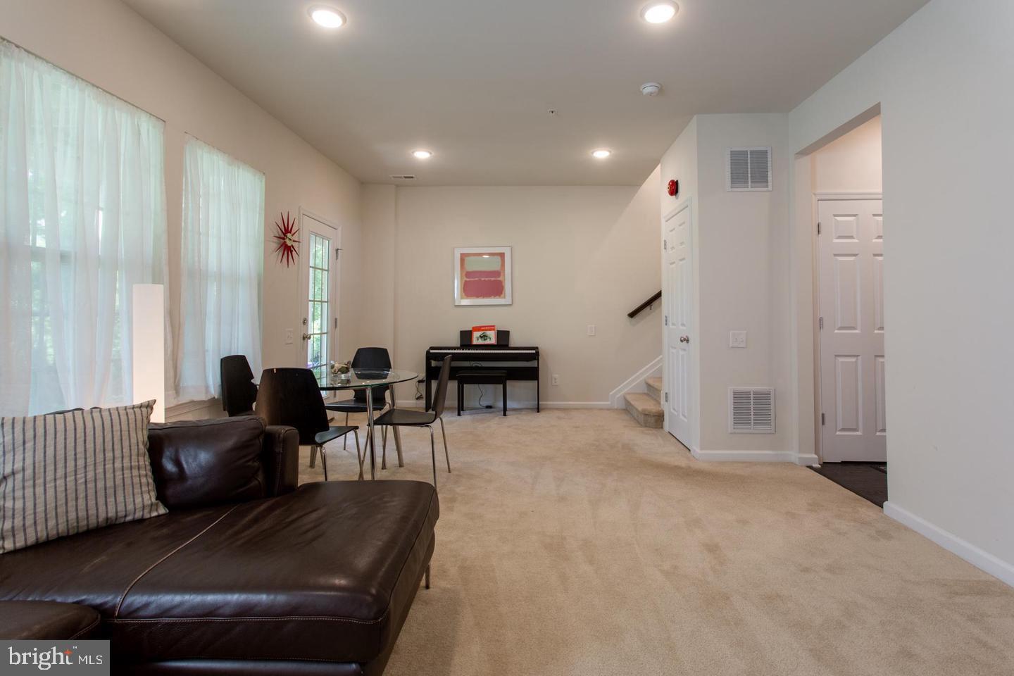 APPLECROSS - Residential Lease