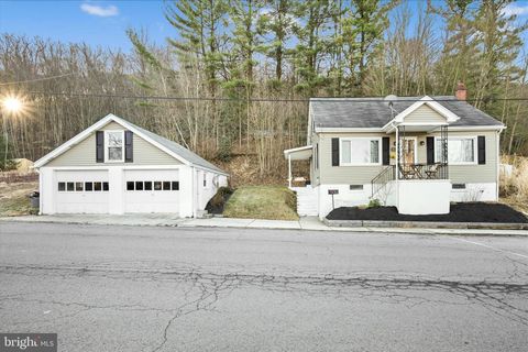 412 E BACON STREET POTTSVILLE PA 17901