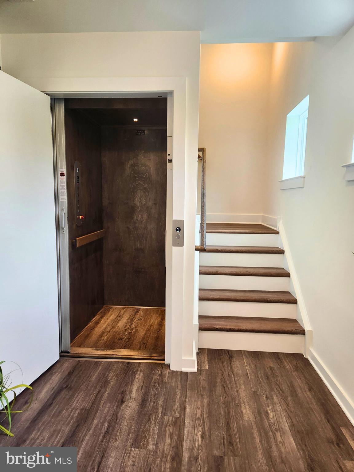 956 RIVERPLACE DRIVE 56
