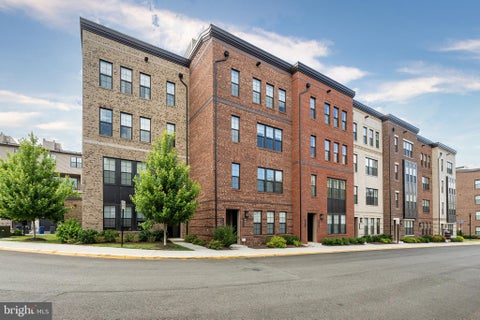 Photo of 7556 Sawyer Farm Way, MCLEAN, VA 22102 (MLS # VAFX2321758)