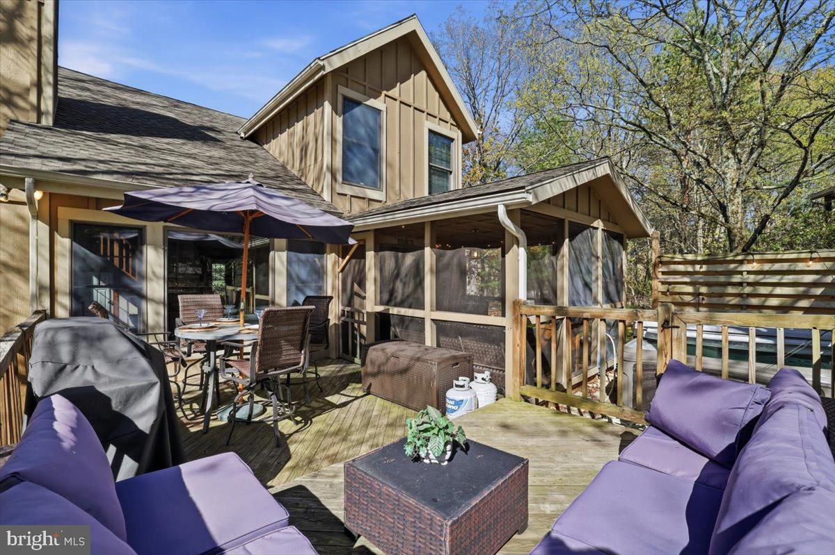 151 PINE COURT