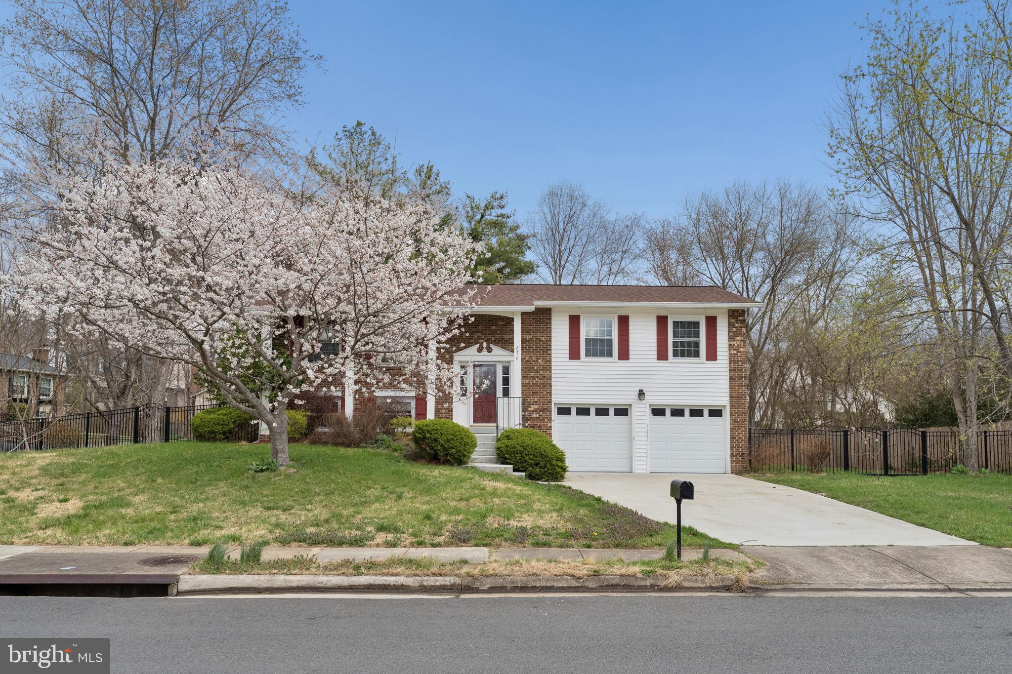 LAKEWOOD HILLS - Residential