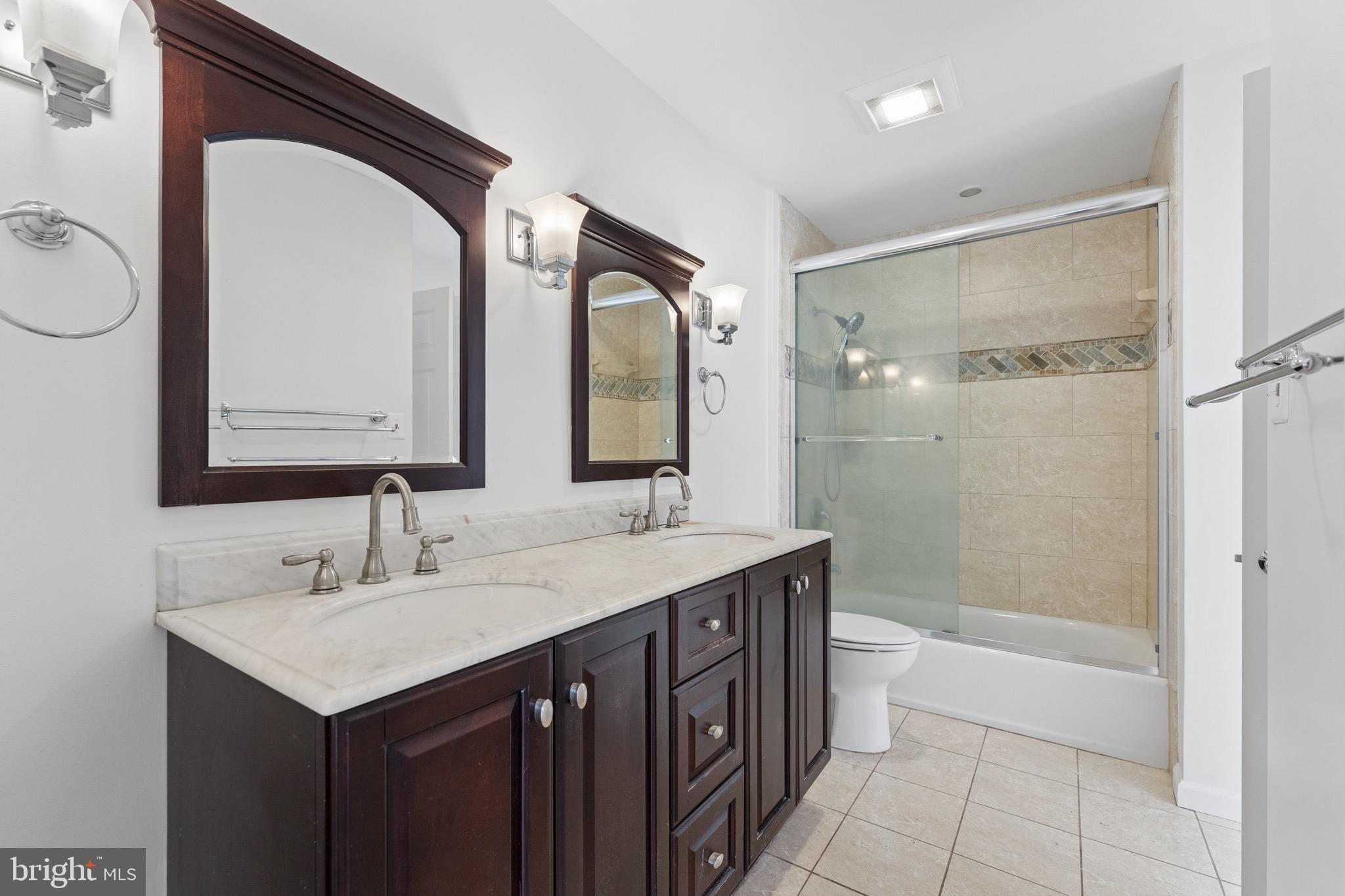 LAKEWOOD HILLS - Residential