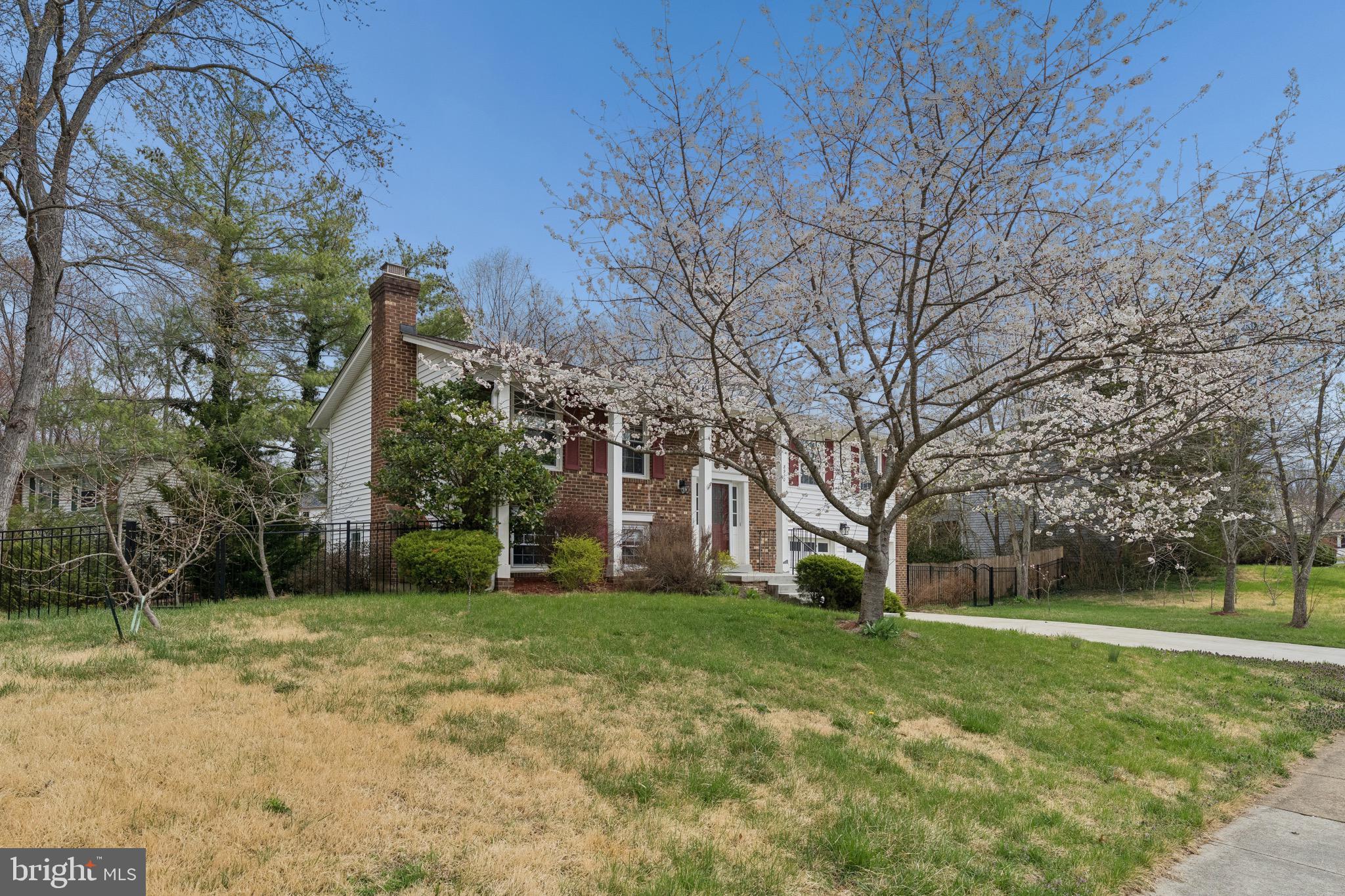 LAKEWOOD HILLS - Residential