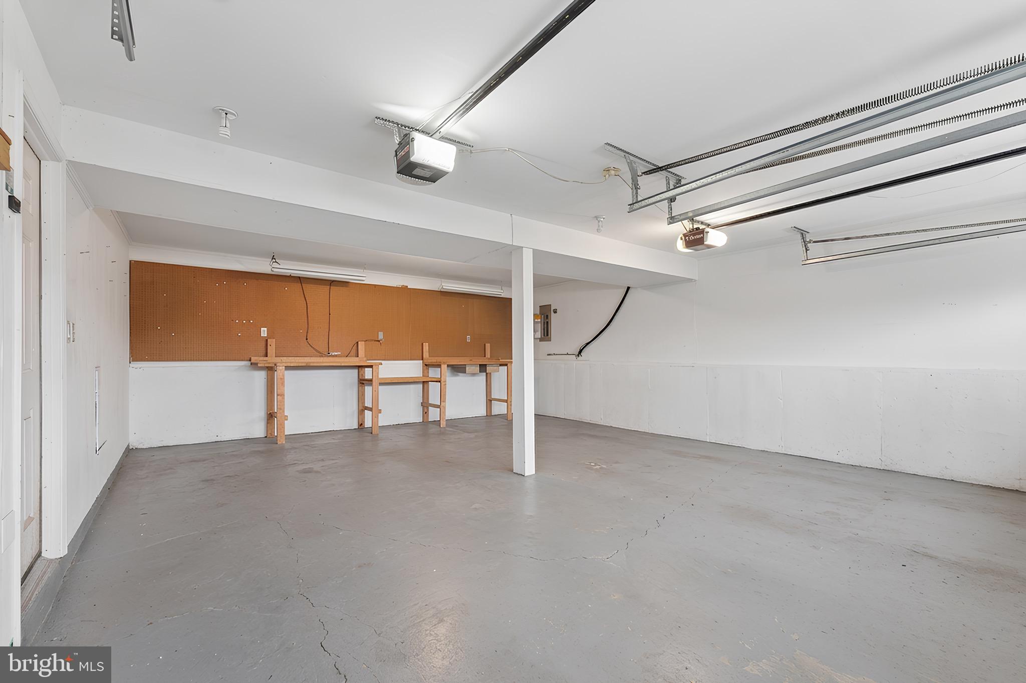 LAKEWOOD HILLS - Residential