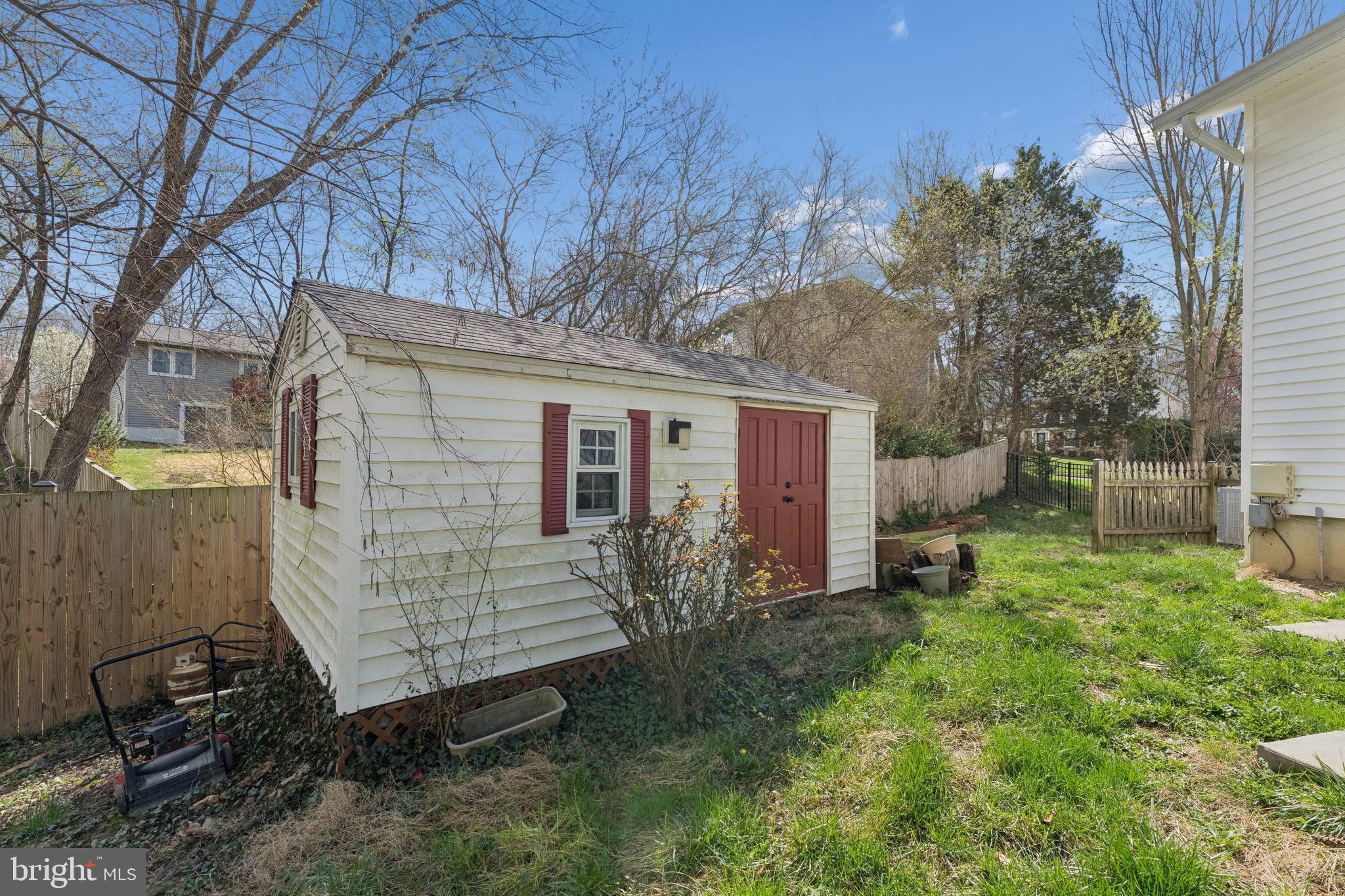 LAKEWOOD HILLS - Residential