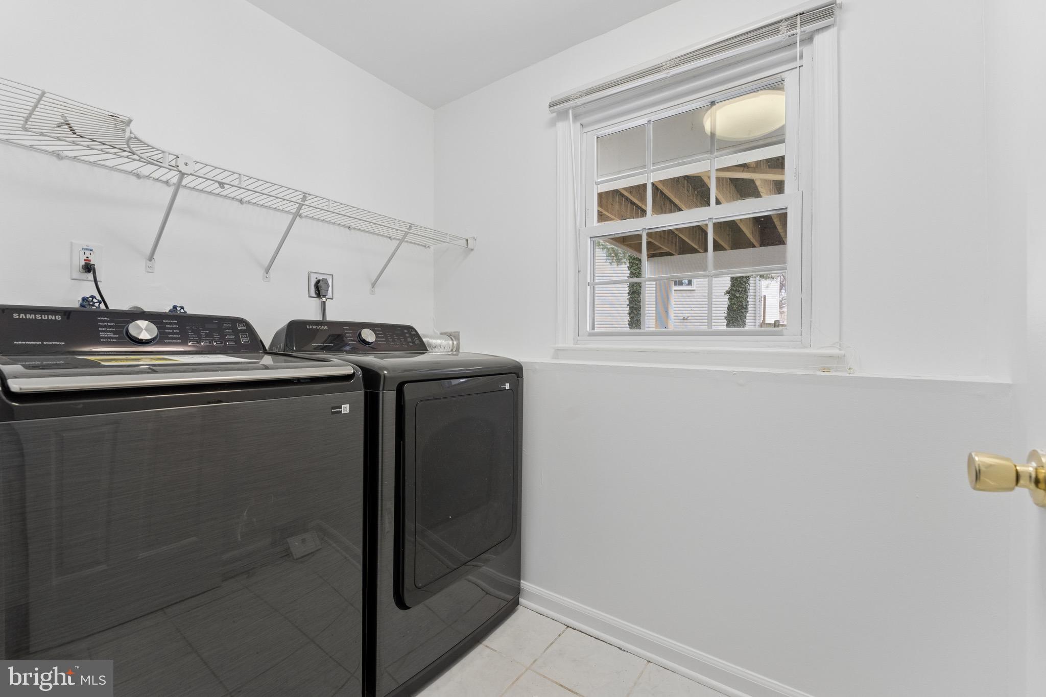 LAKEWOOD HILLS - Residential