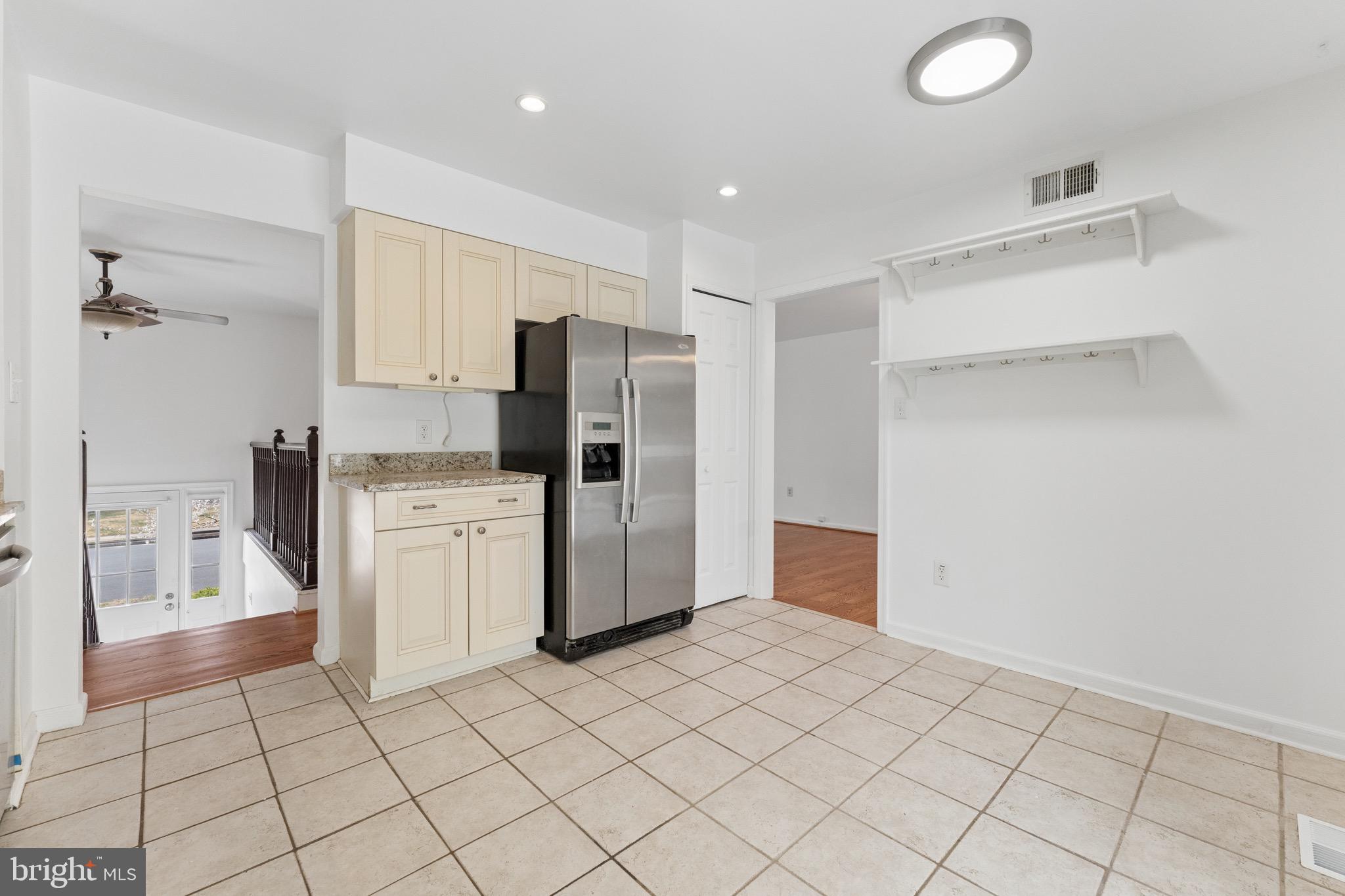 LAKEWOOD HILLS - Residential