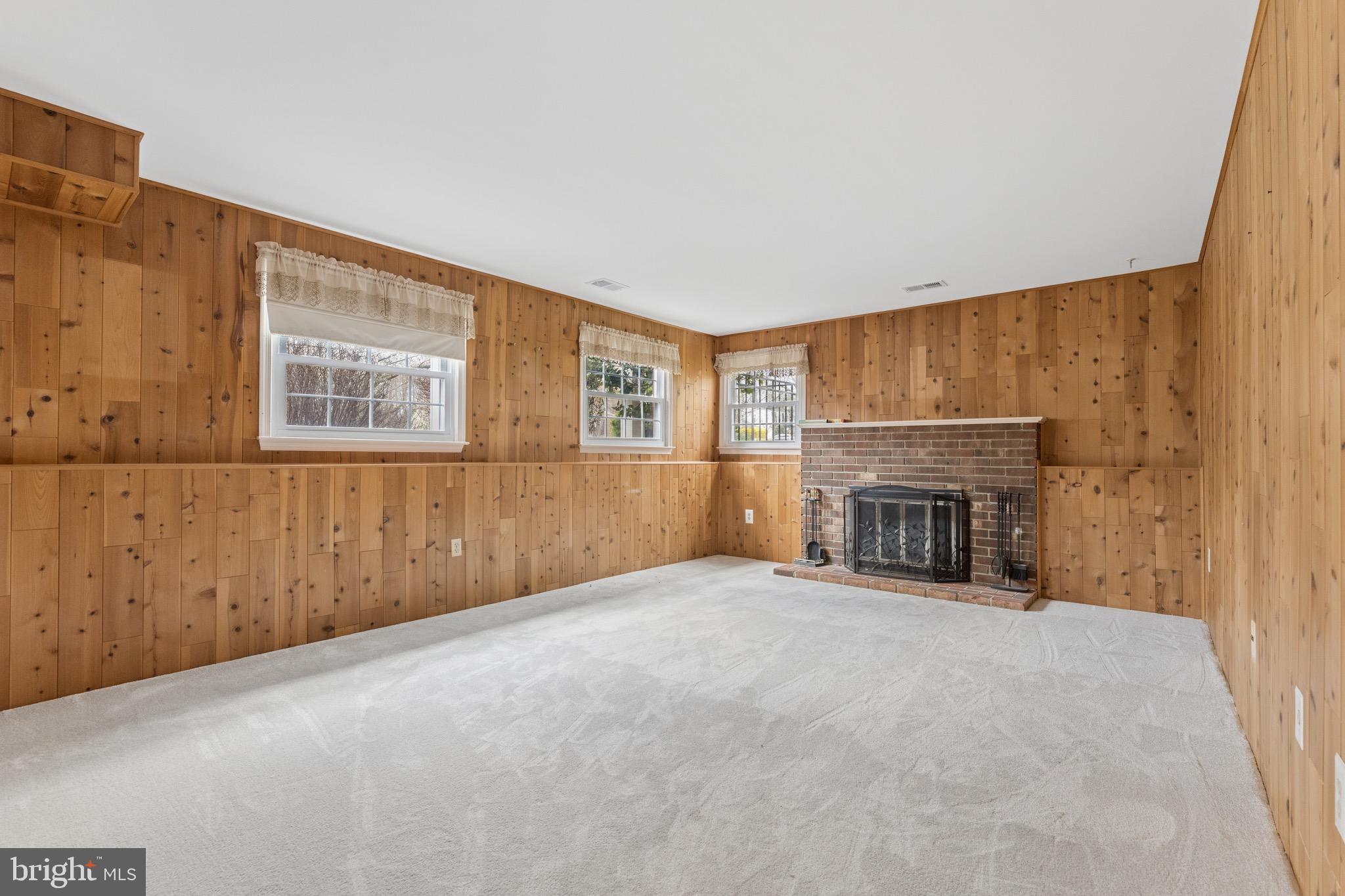 LAKEWOOD HILLS - Residential