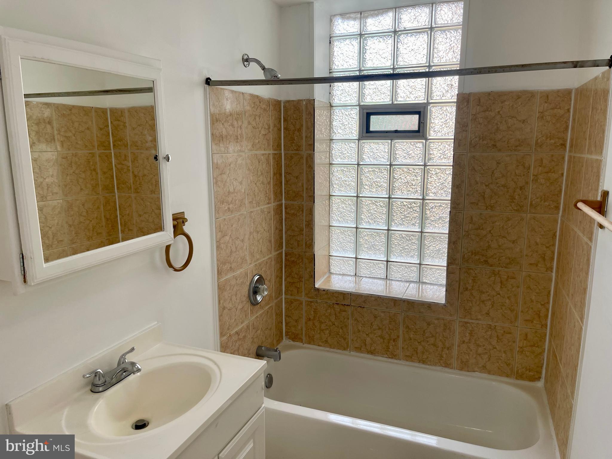 BOLTON HILL HISTORIC DISTRICT - Residential Lease