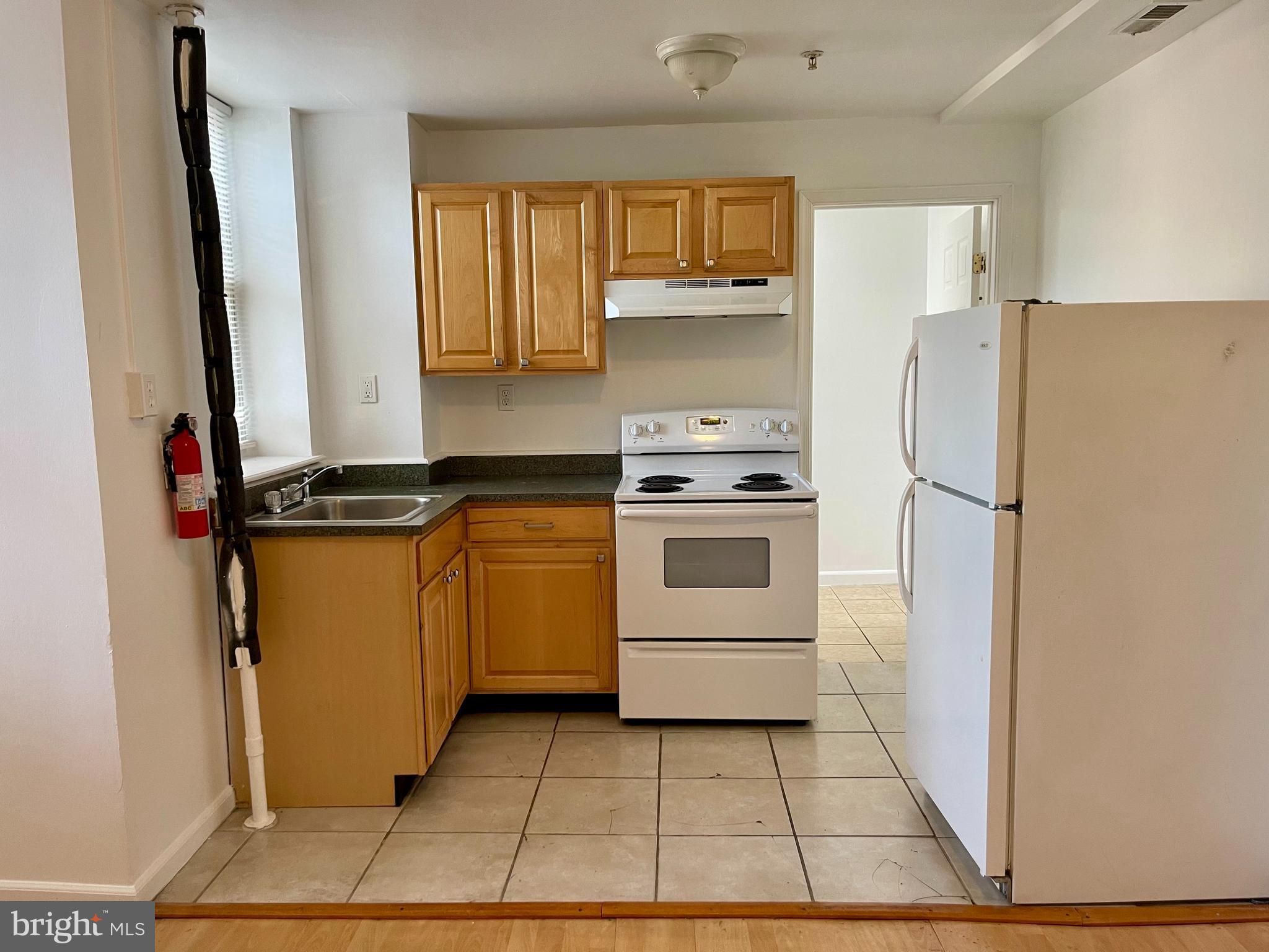 1-bedroom, 1-bath apartment. Enjoy central A/C to stay cool year-round, and elevator access makes coming and going a breeze.
Secure keyless entry into the building. Amazon Hub for package deliveries!
Utilities not included in rent. There is a flat monthly utility fee for water. Residents must establish their own BGE account.
Hampton Court Apartments is a conveniently located mid-rise building in the Bolton Hill area of Midtown Baltimore City. Our professionally managed community offers a perfect mix of historic charm, affordability, and proximity to a variety of city amenities.
It's within walking distance of MICA, University of Baltimore, University of Maryland Medical Center, State Center, and Mount Vernon. You’ll enjoy hardwood floors, large windows, and high ceilings. Virtual tours are available. Students are welcome. Inquire today.
We are also close to the State Center Metro Subway stop, the Cultural Center Light Rail stop, Penn Station, and several bus stops.
Bus Routes: 53, 54, 73, 94, 154
CityLink Lines: Yellow, Lime, Pink