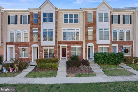 Townhouse For Sale - 42633 Homefront Terrace<br/> Loudoun County, CHANTILLY, VA 20152
