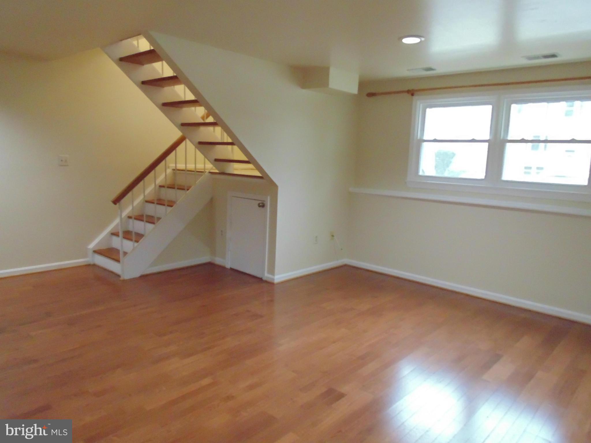 CROFTON MEADOWS - Residential Lease