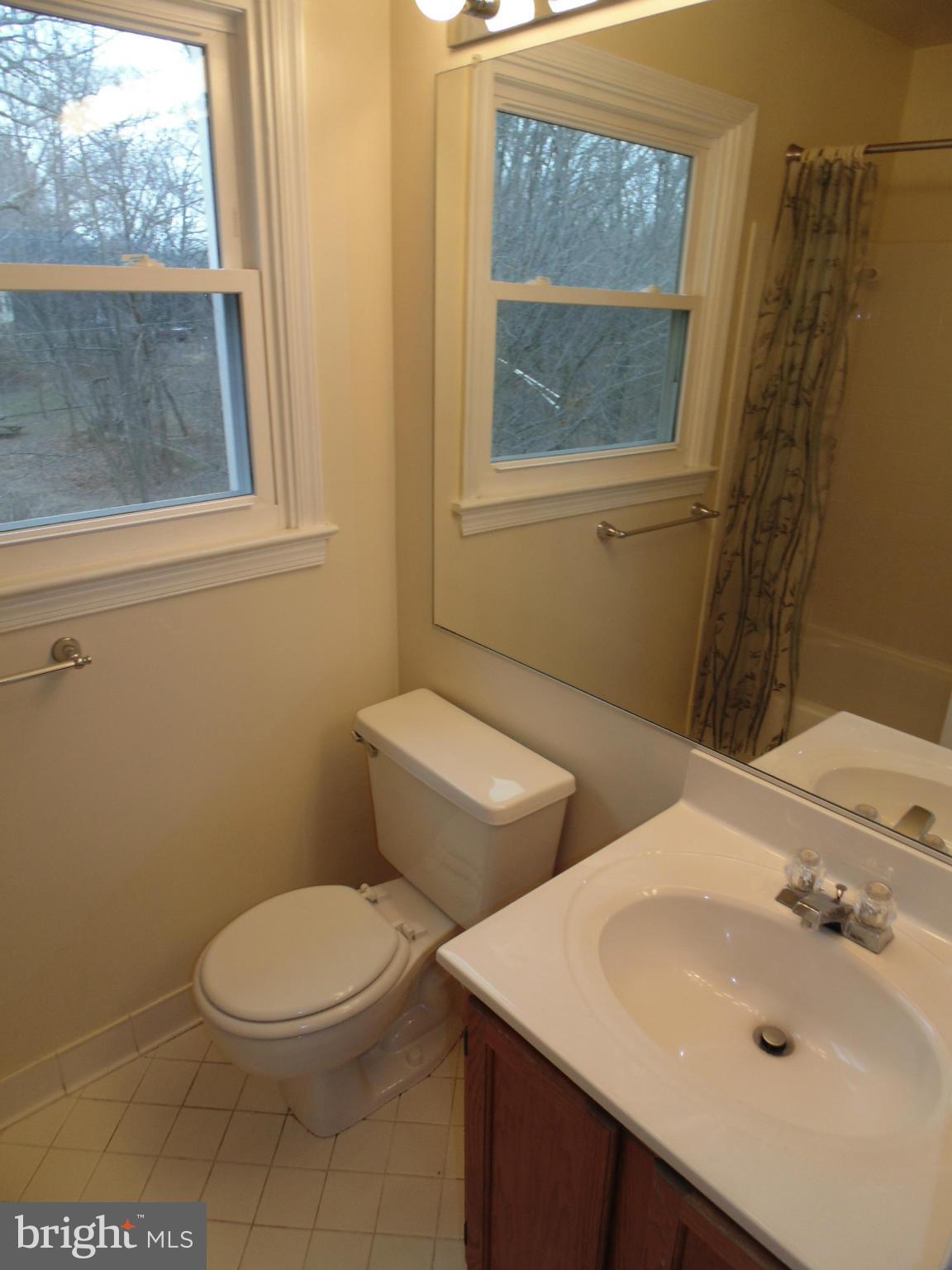 CROFTON MEADOWS - Residential Lease