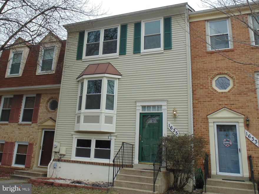 LOVELY 4BR HOME W/DECK&FENCED BACK YARD**PREFER NO SMOKING AND NO PETS, WILL CONSIDER CASE BY CASE THOUGH**