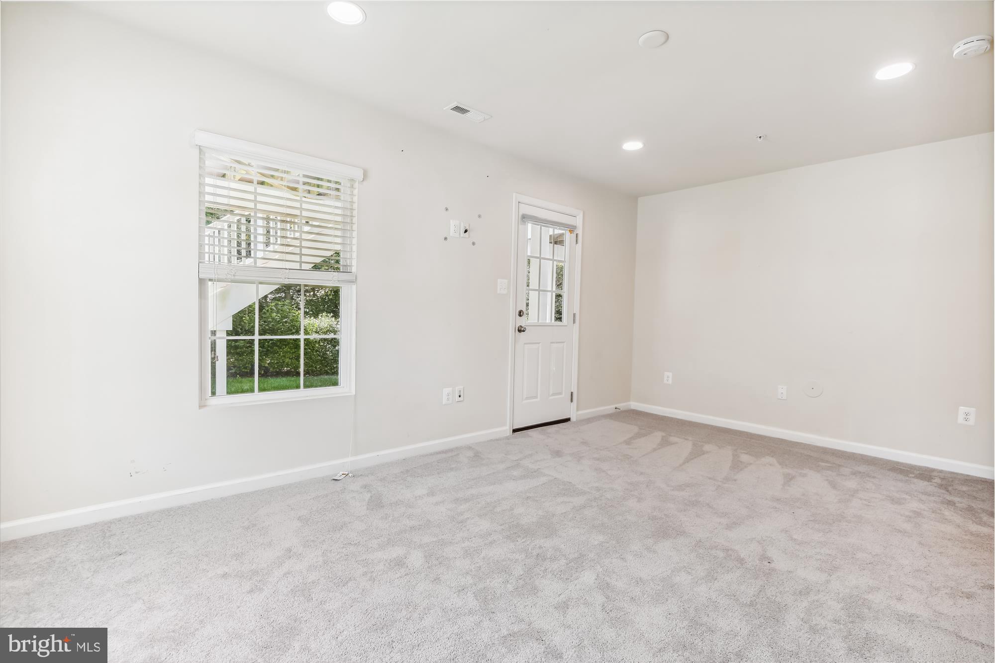 THE POINTE AT TANYARD SPRINGS - Residential Lease