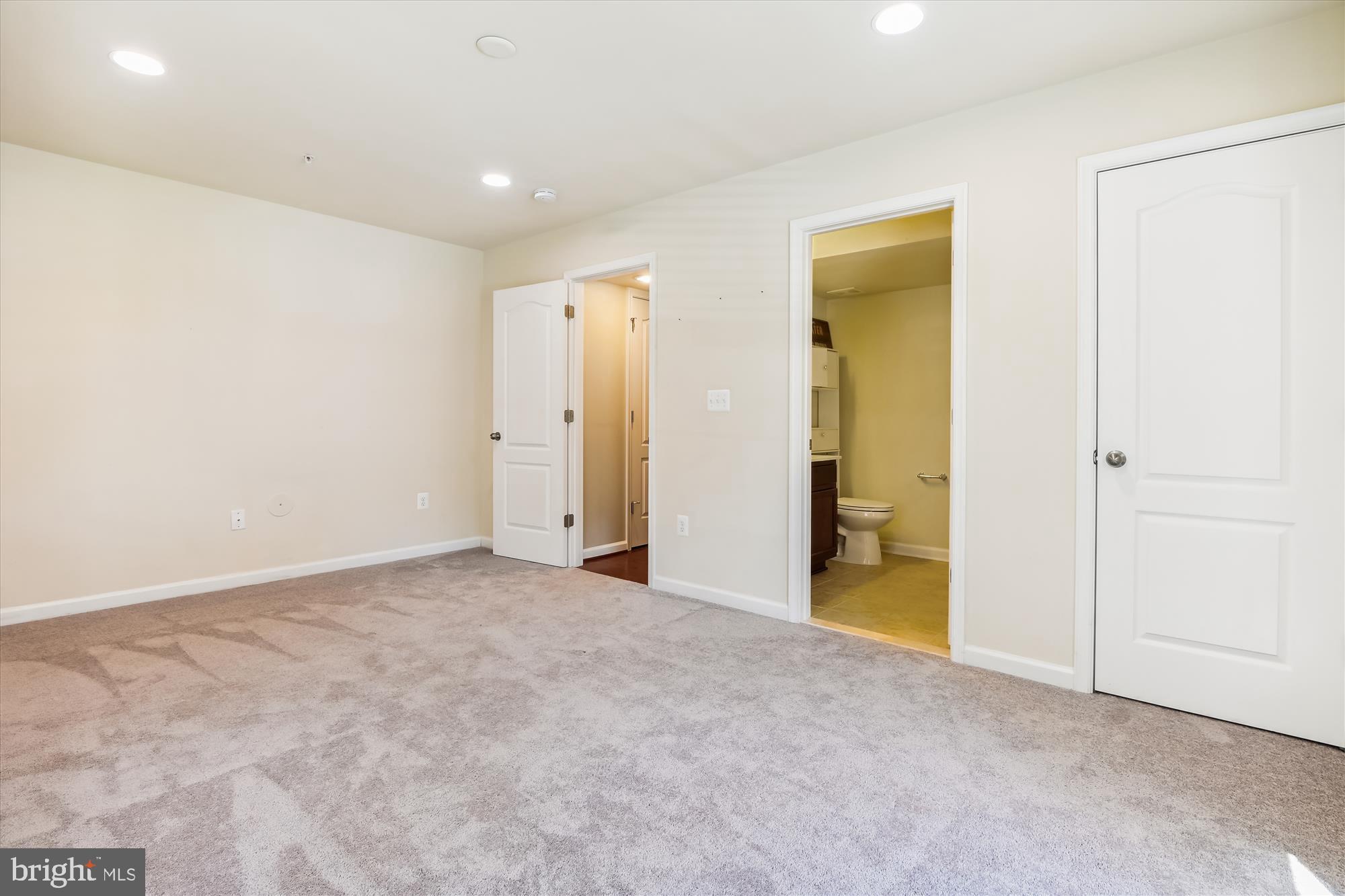 THE POINTE AT TANYARD SPRINGS - Residential Lease