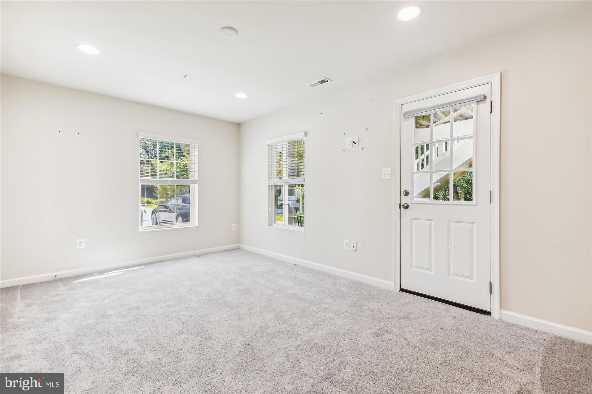 THE POINTE AT TANYARD SPRINGS - Residential Lease