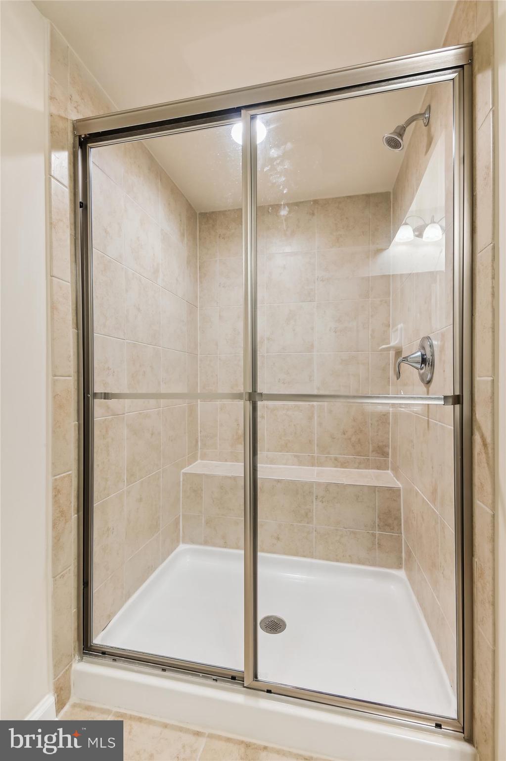 THE POINTE AT TANYARD SPRINGS - Residential Lease