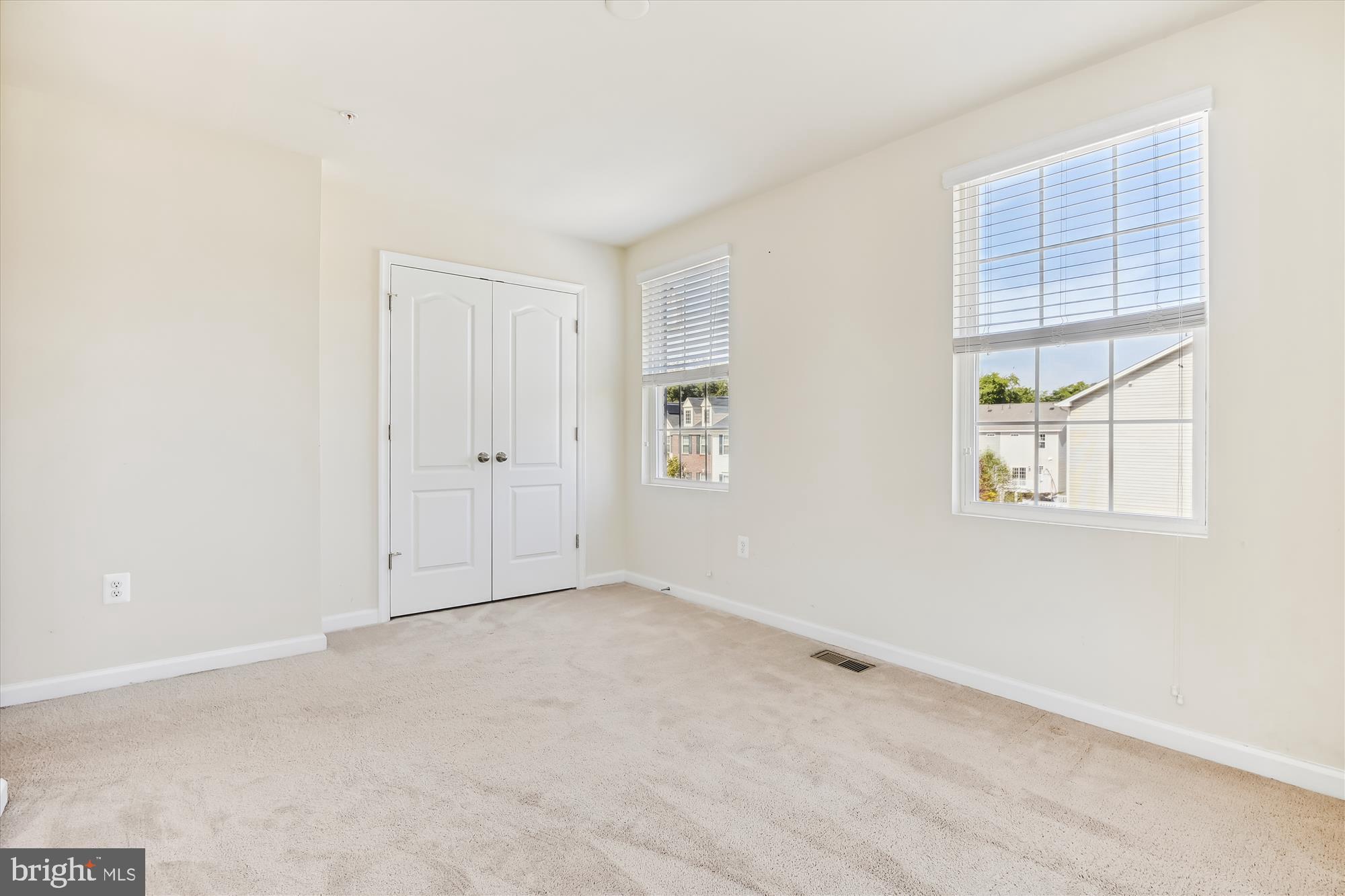 THE POINTE AT TANYARD SPRINGS - Residential Lease