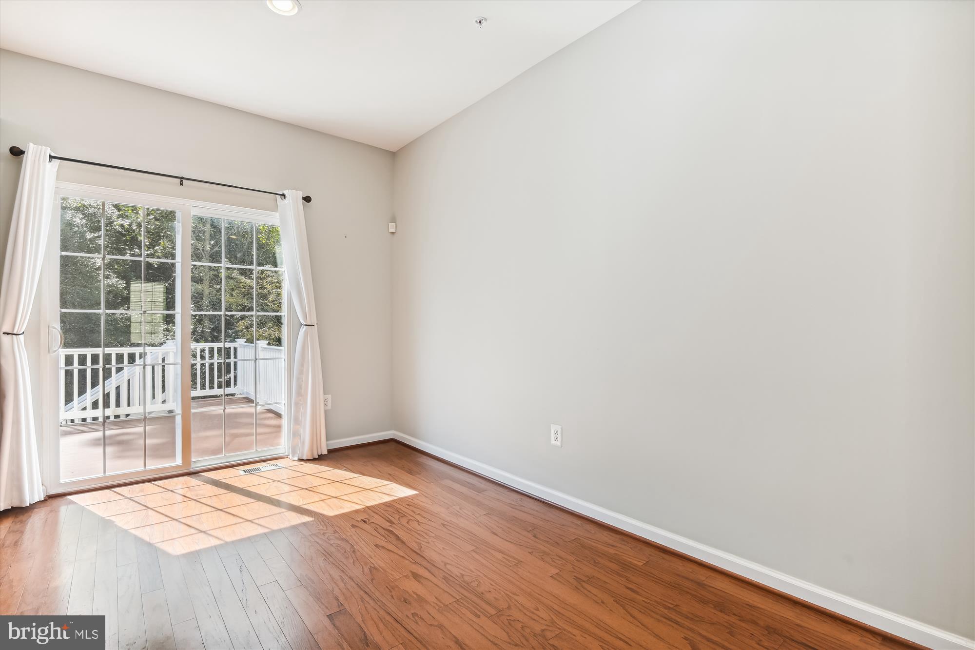 THE POINTE AT TANYARD SPRINGS - Residential Lease