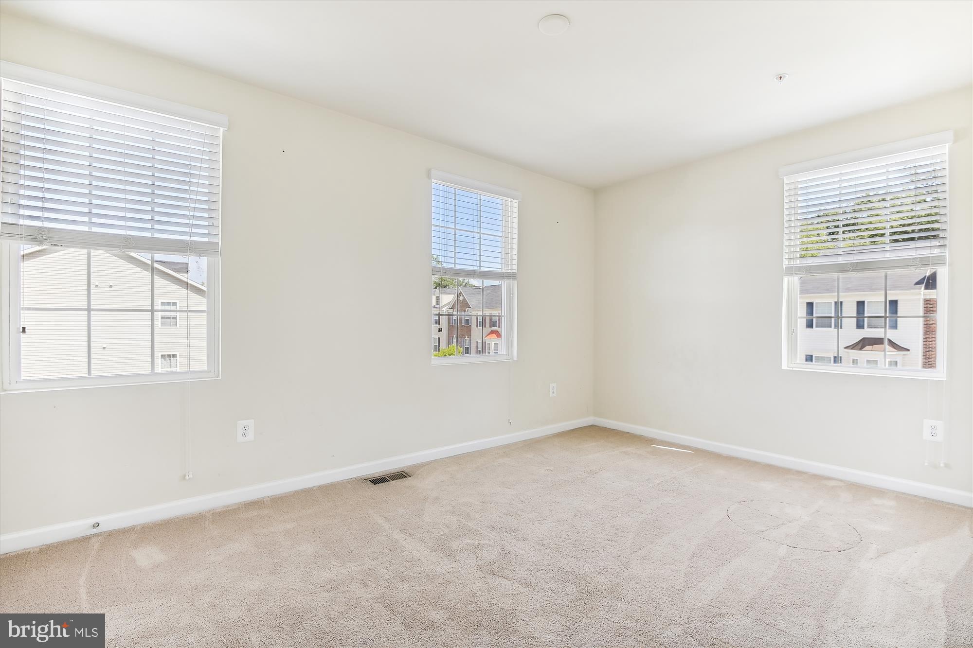 THE POINTE AT TANYARD SPRINGS - Residential Lease