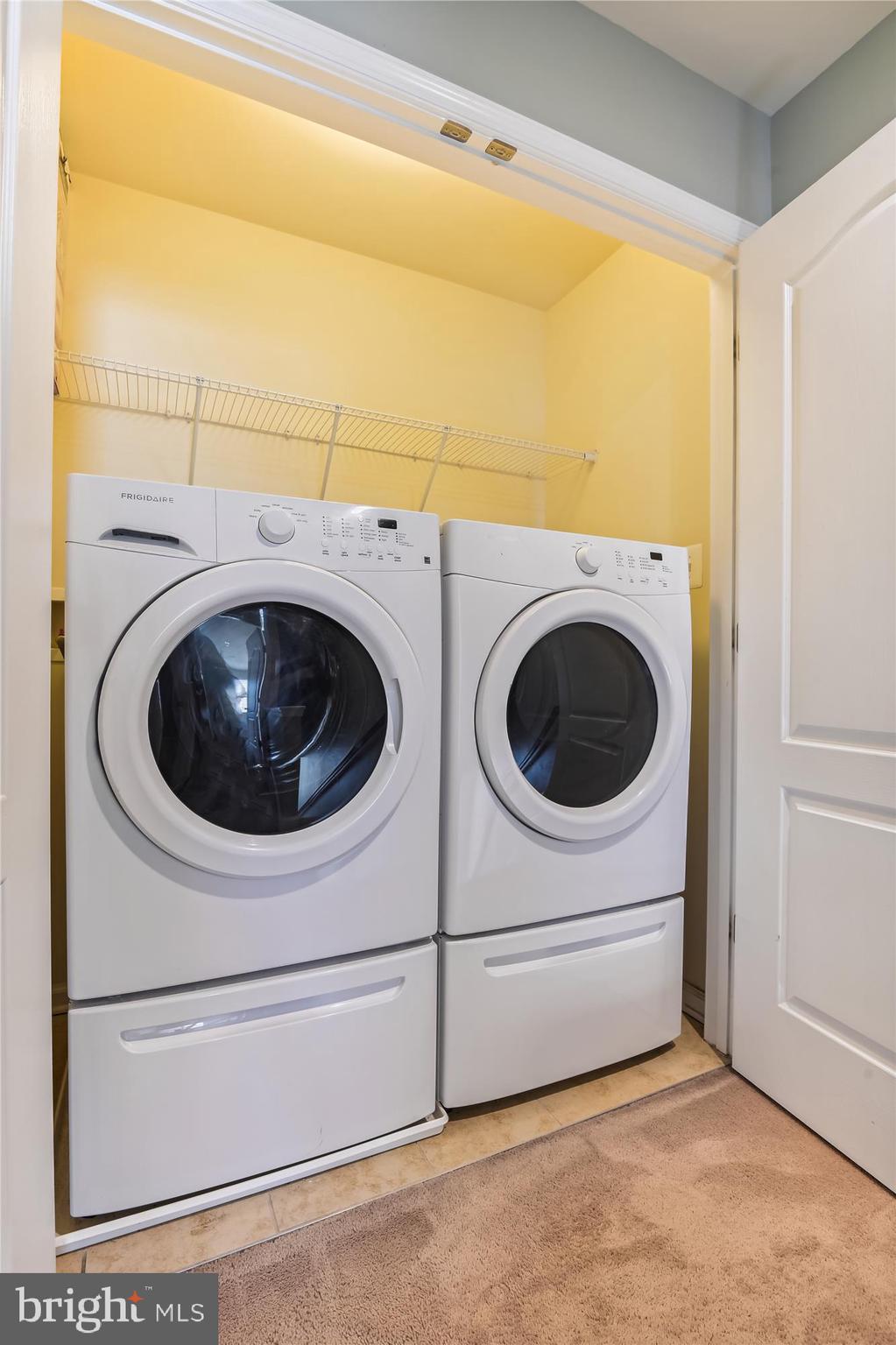 THE POINTE AT TANYARD SPRINGS - Residential Lease