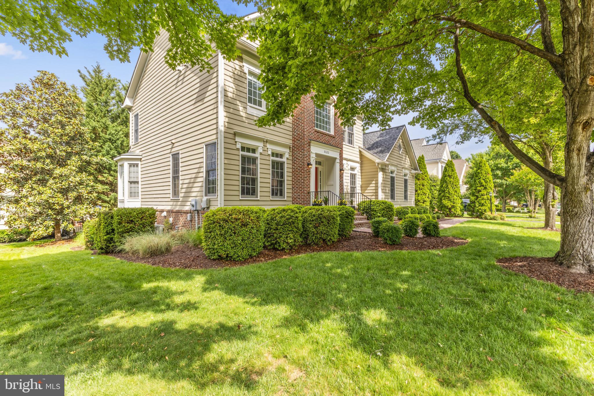 8020 AMSTERDAM COURT