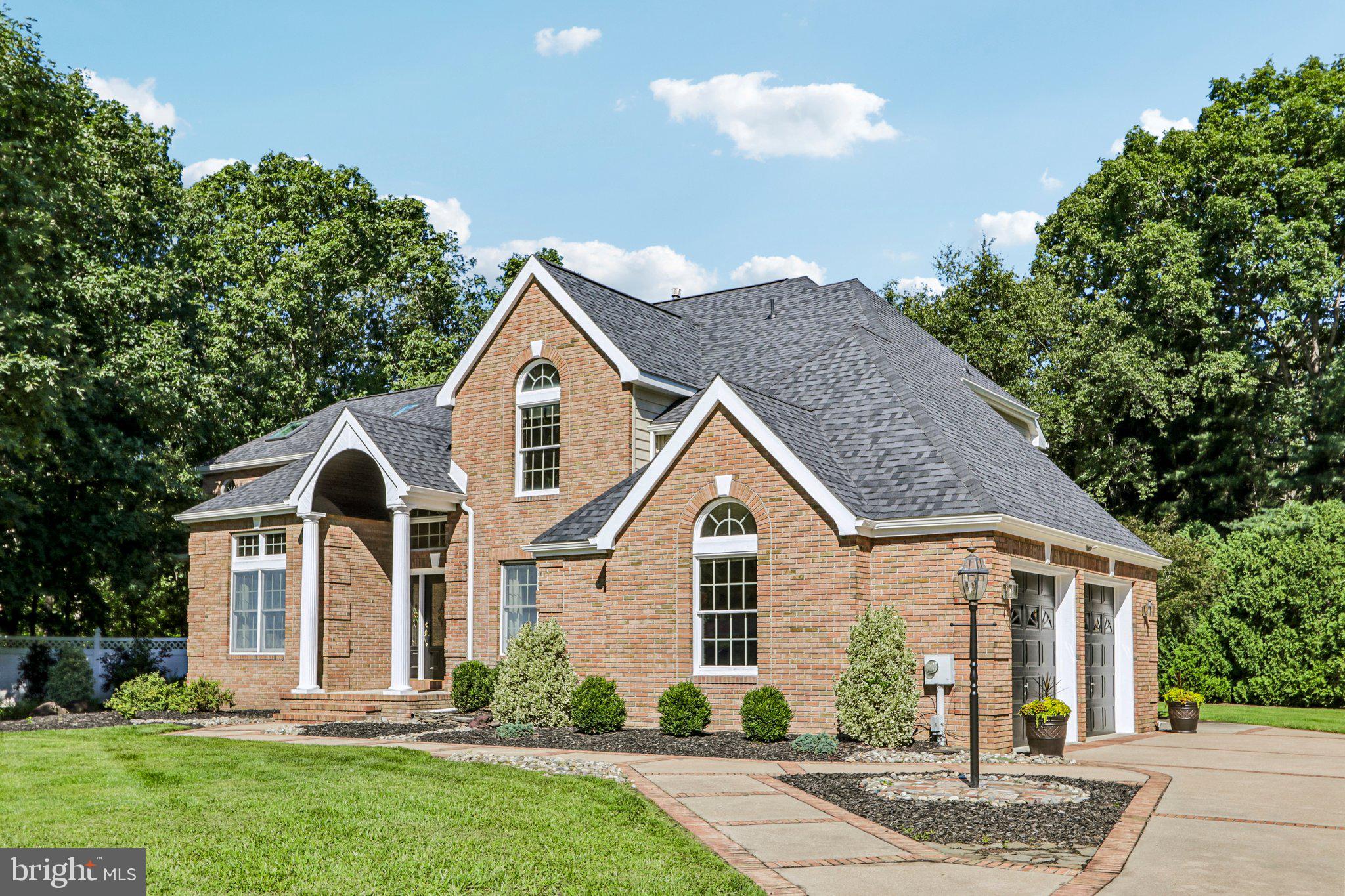 2900 EAGLES COURT