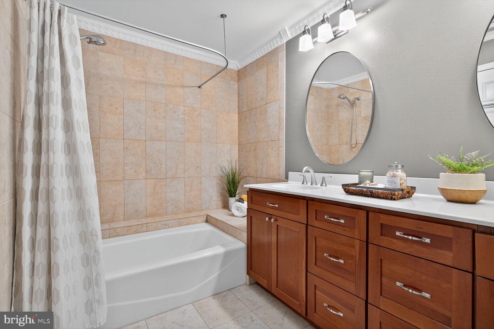 SOUTH RUN OAKS - Residential