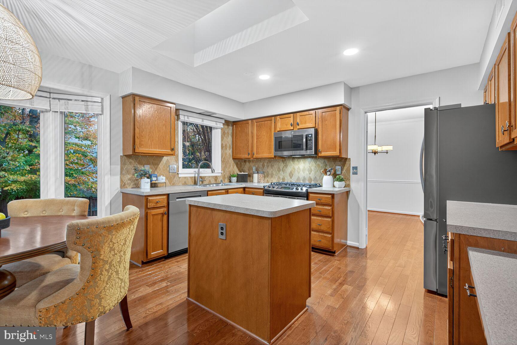 SOUTH RUN OAKS - Residential