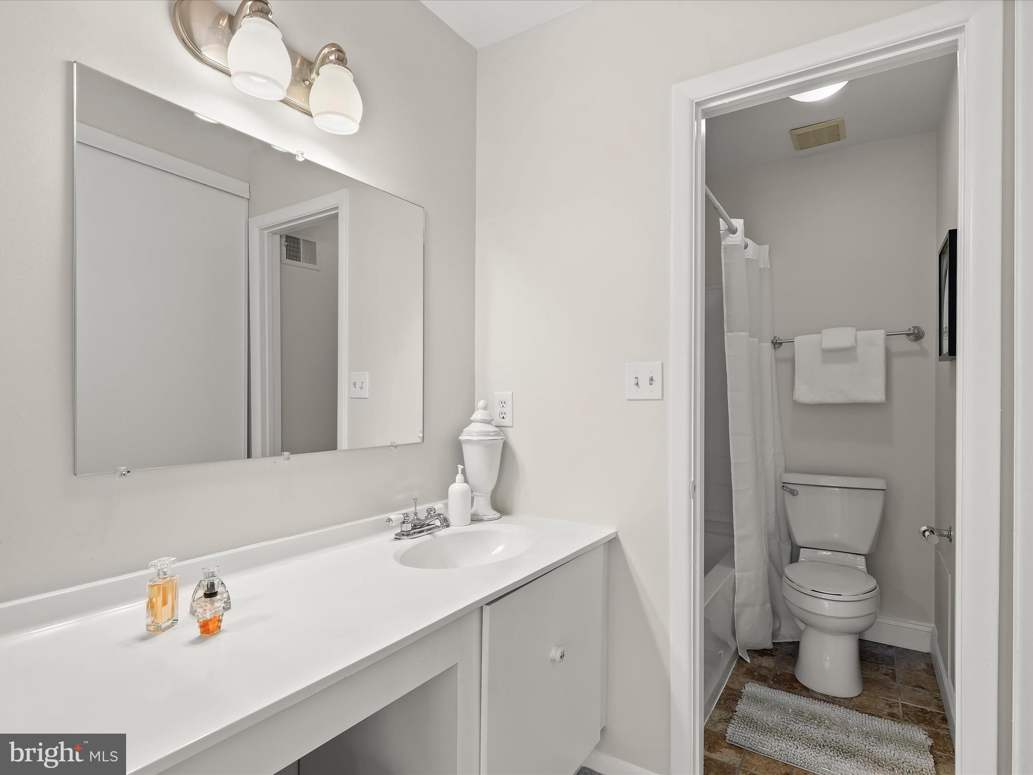 LONG REACH - Residential