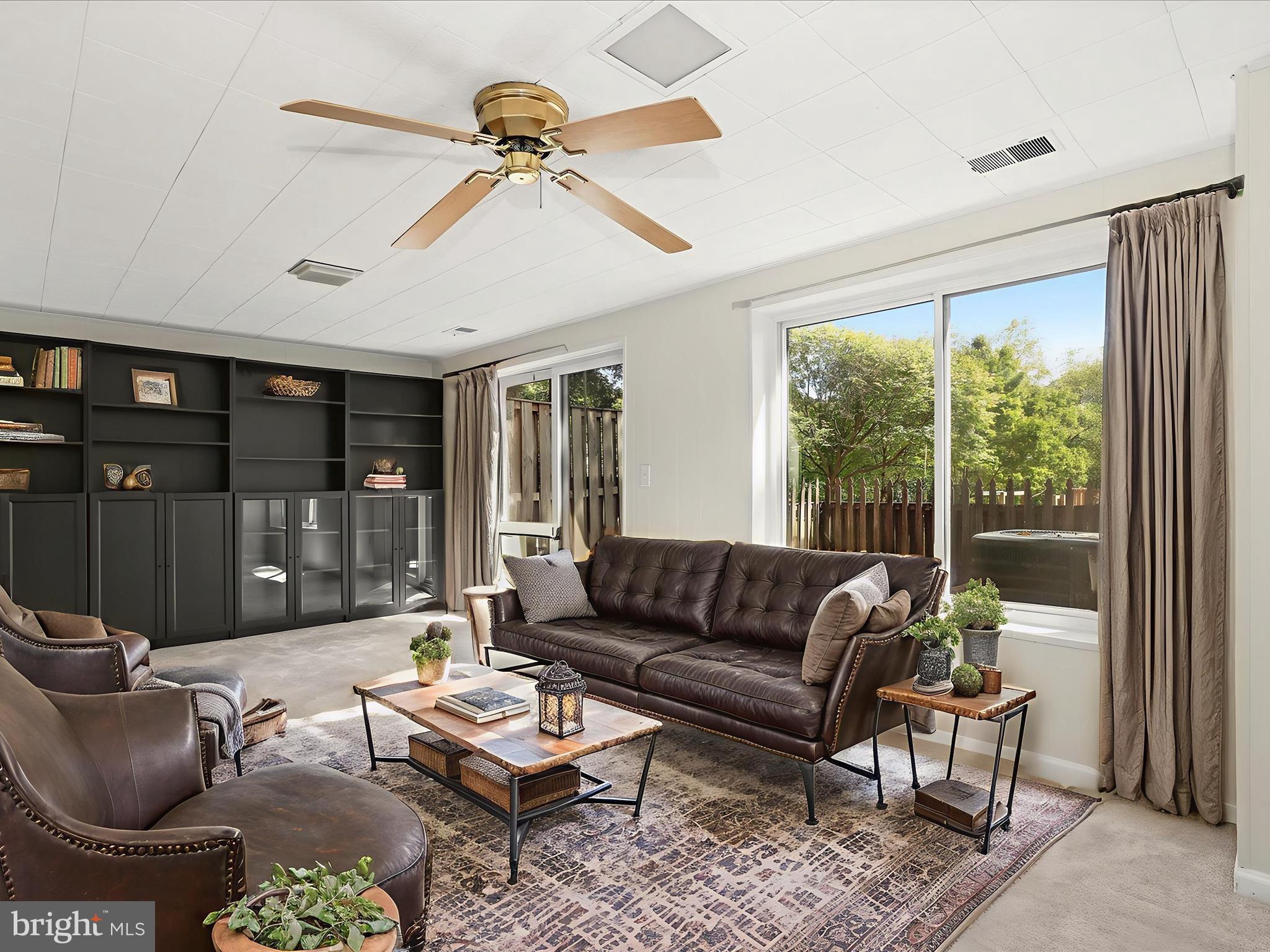 LONG REACH - Residential