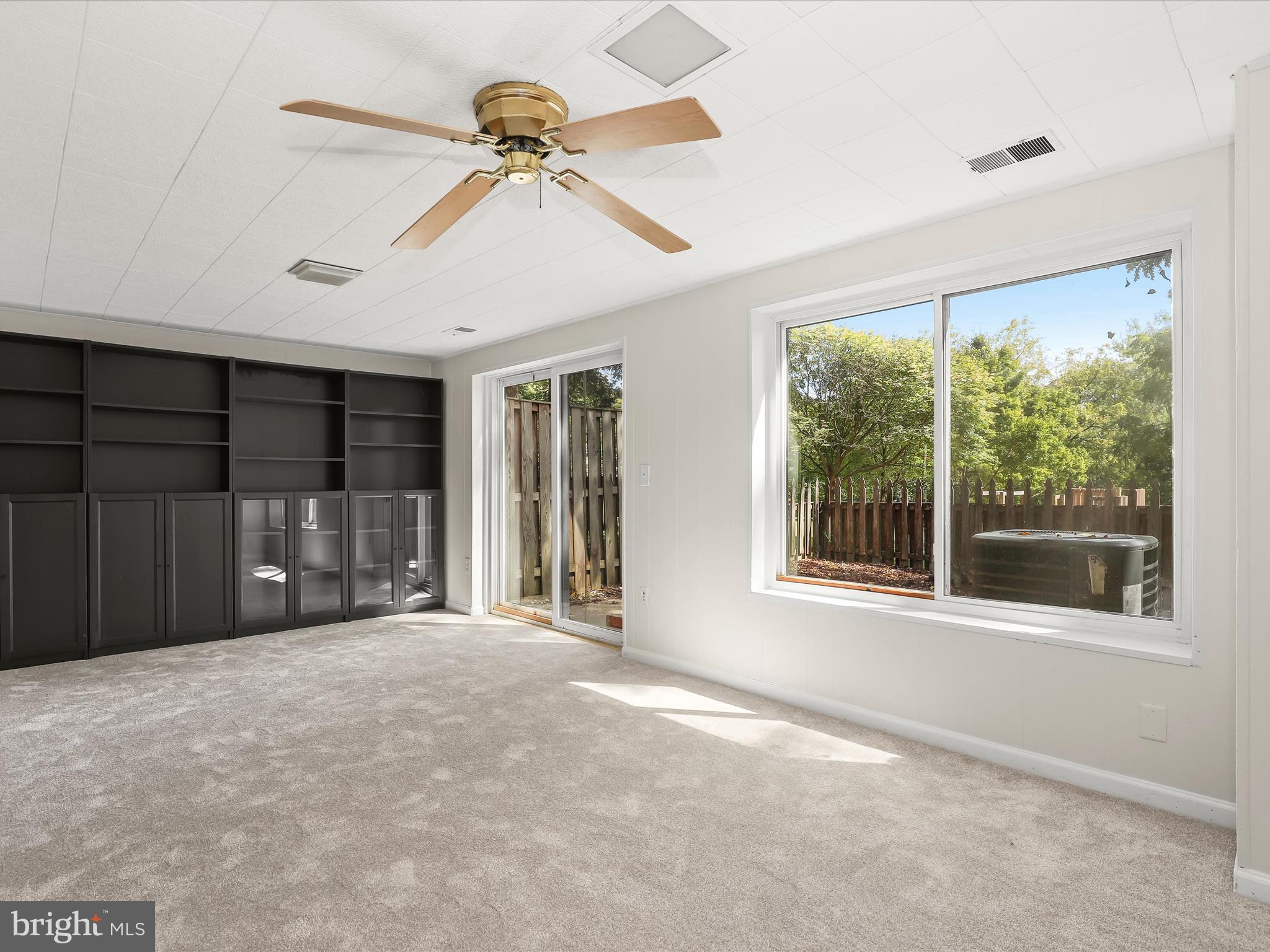 LONG REACH - Residential