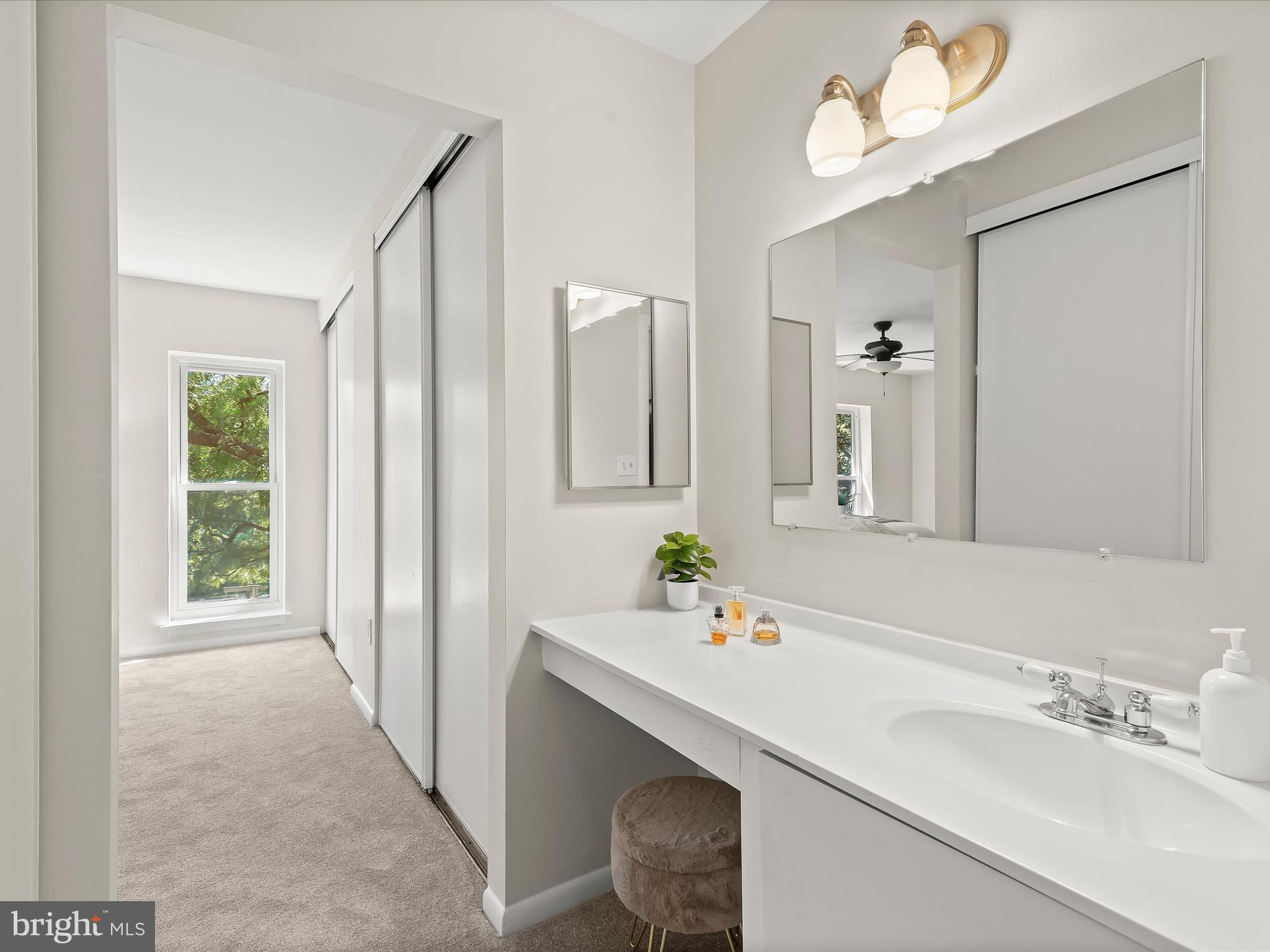 LONG REACH - Residential