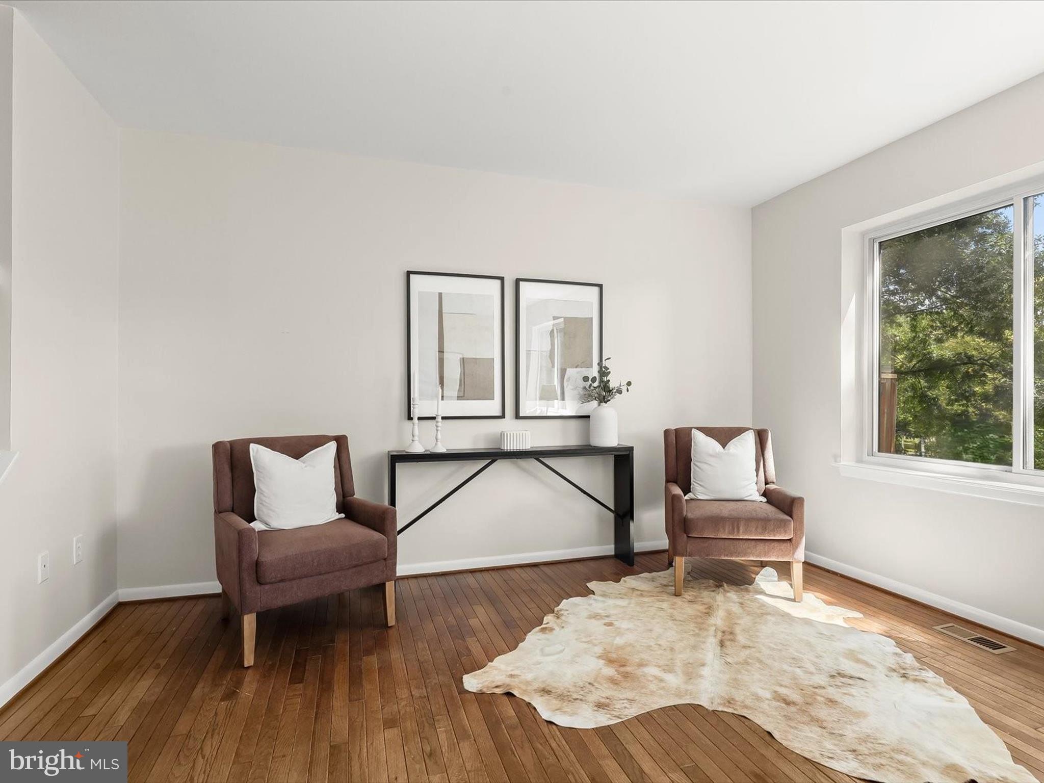 LONG REACH - Residential