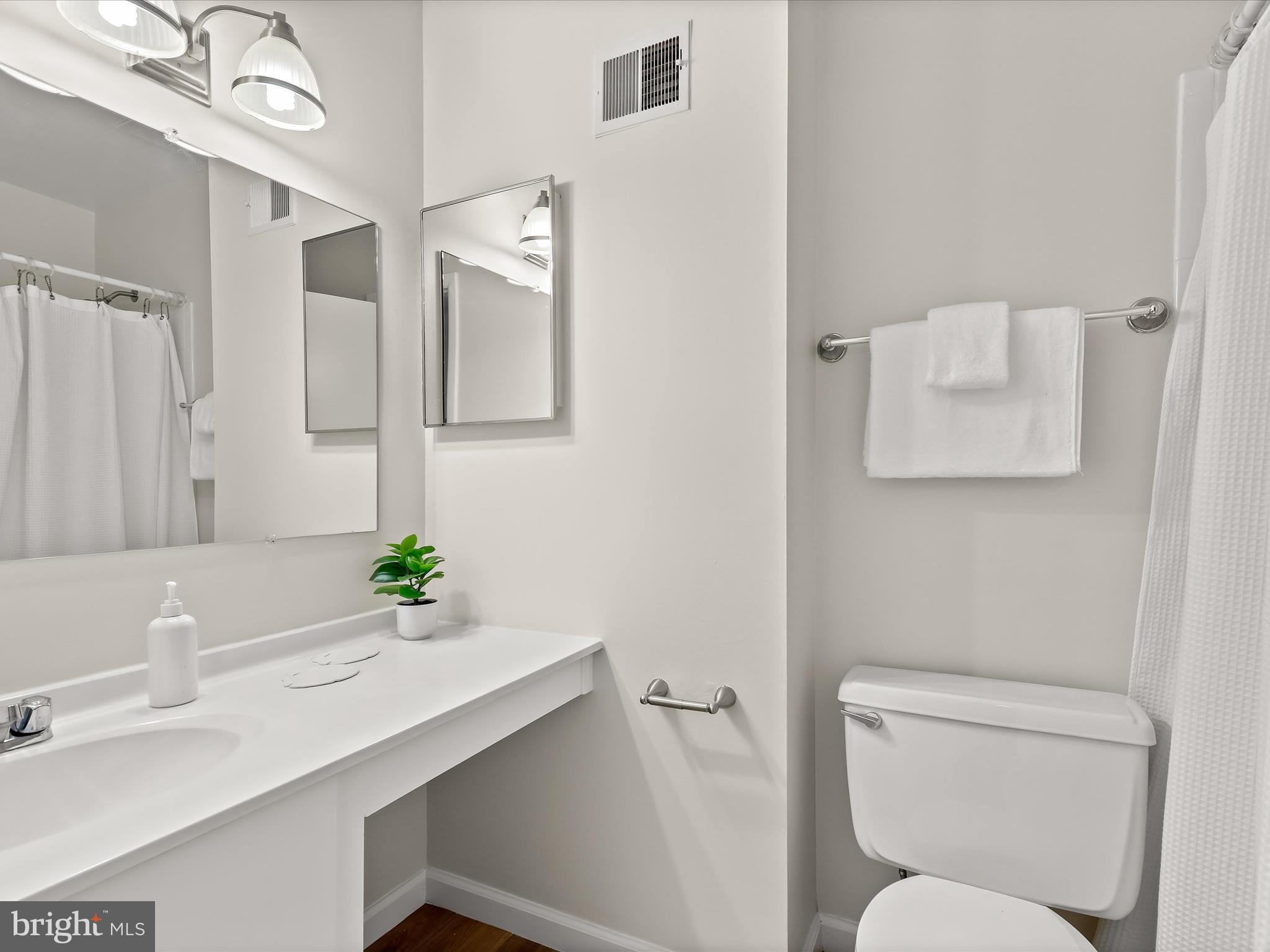 LONG REACH - Residential