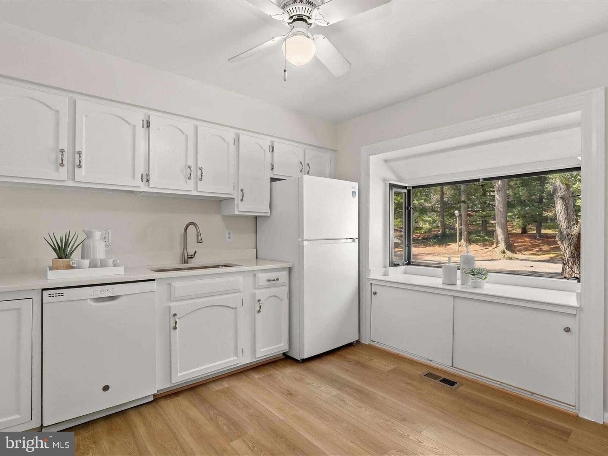 LONG REACH - Residential