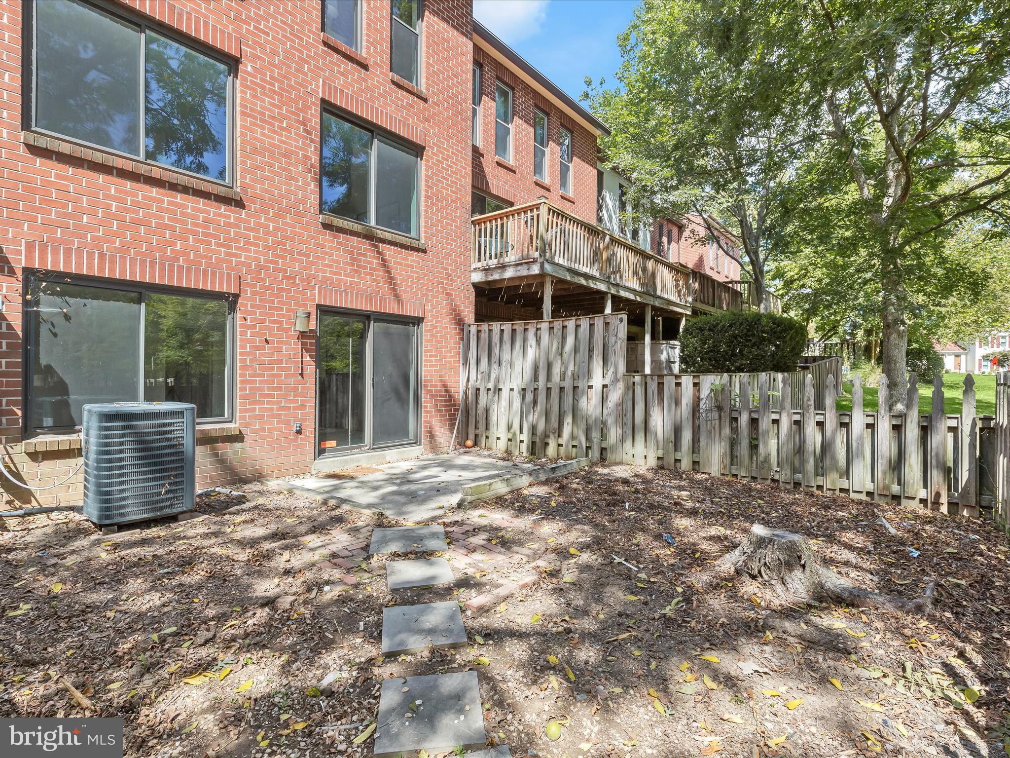 LONG REACH - Residential