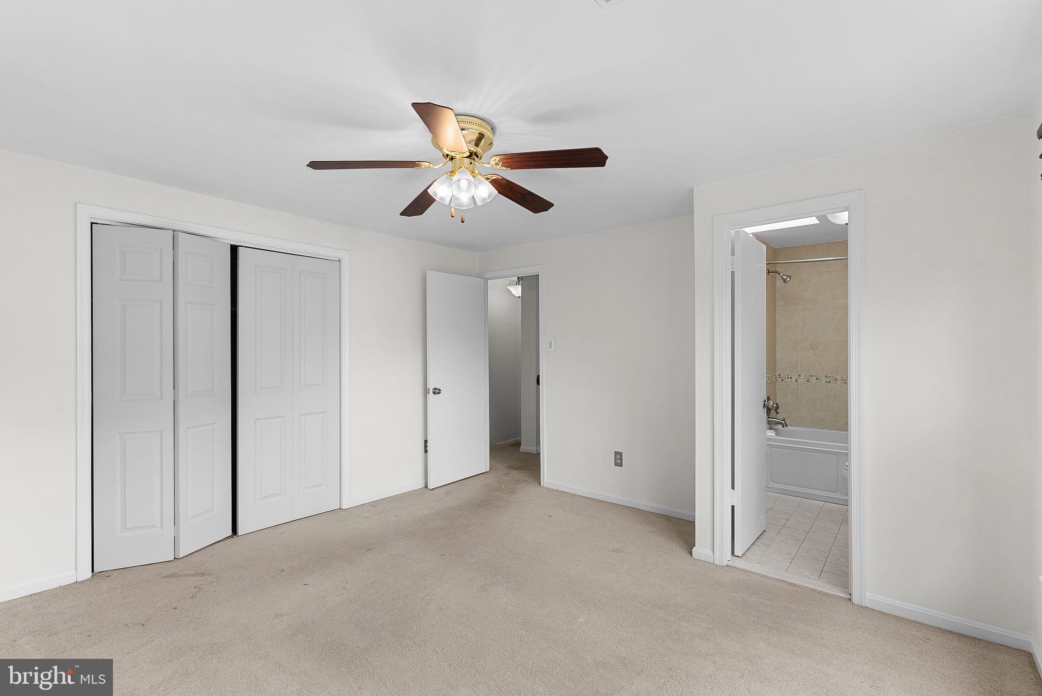 WASHINGTON SQUARE - Residential