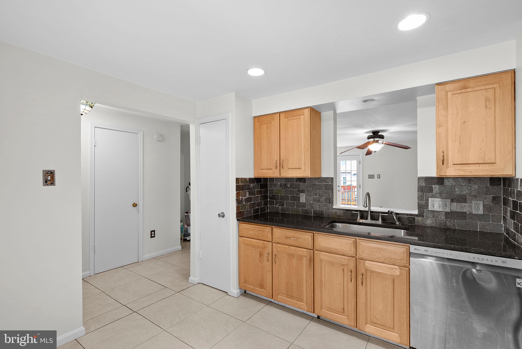 WASHINGTON SQUARE - Residential