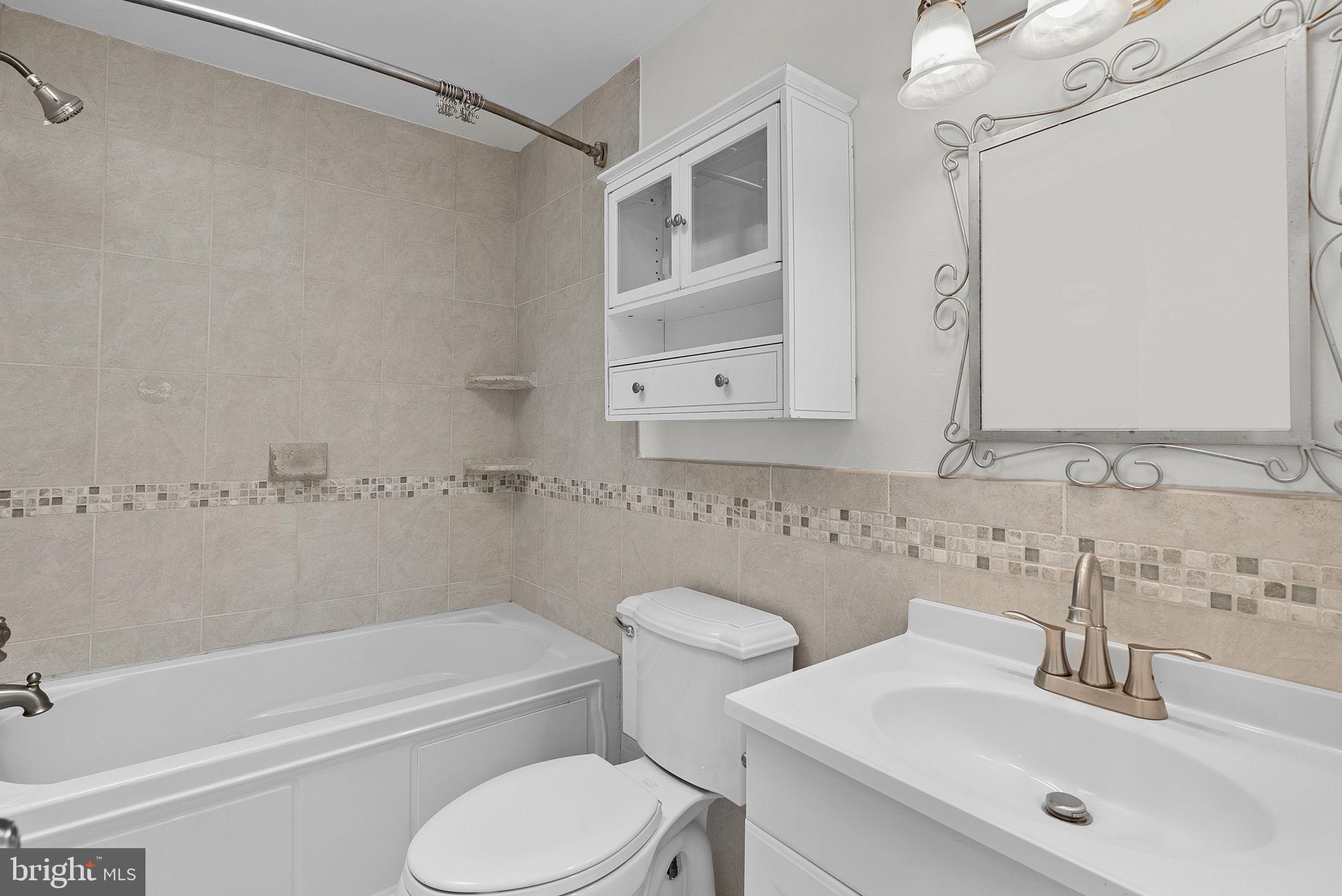 WASHINGTON SQUARE - Residential